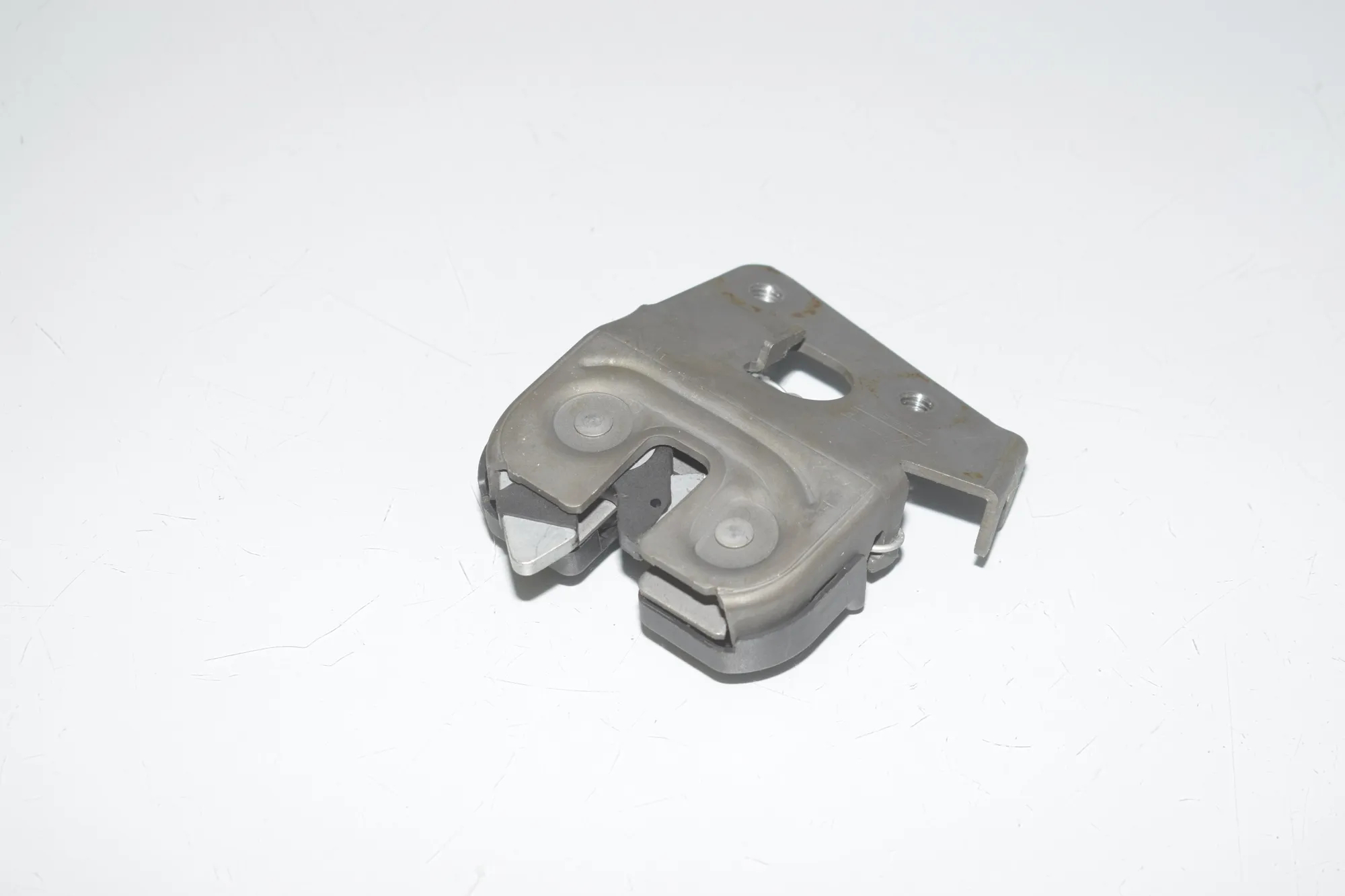 Rear Seat Backrest Lock – OEM 7112864 · BMW 5 (F10) 535 d xDrive 2014 – 4