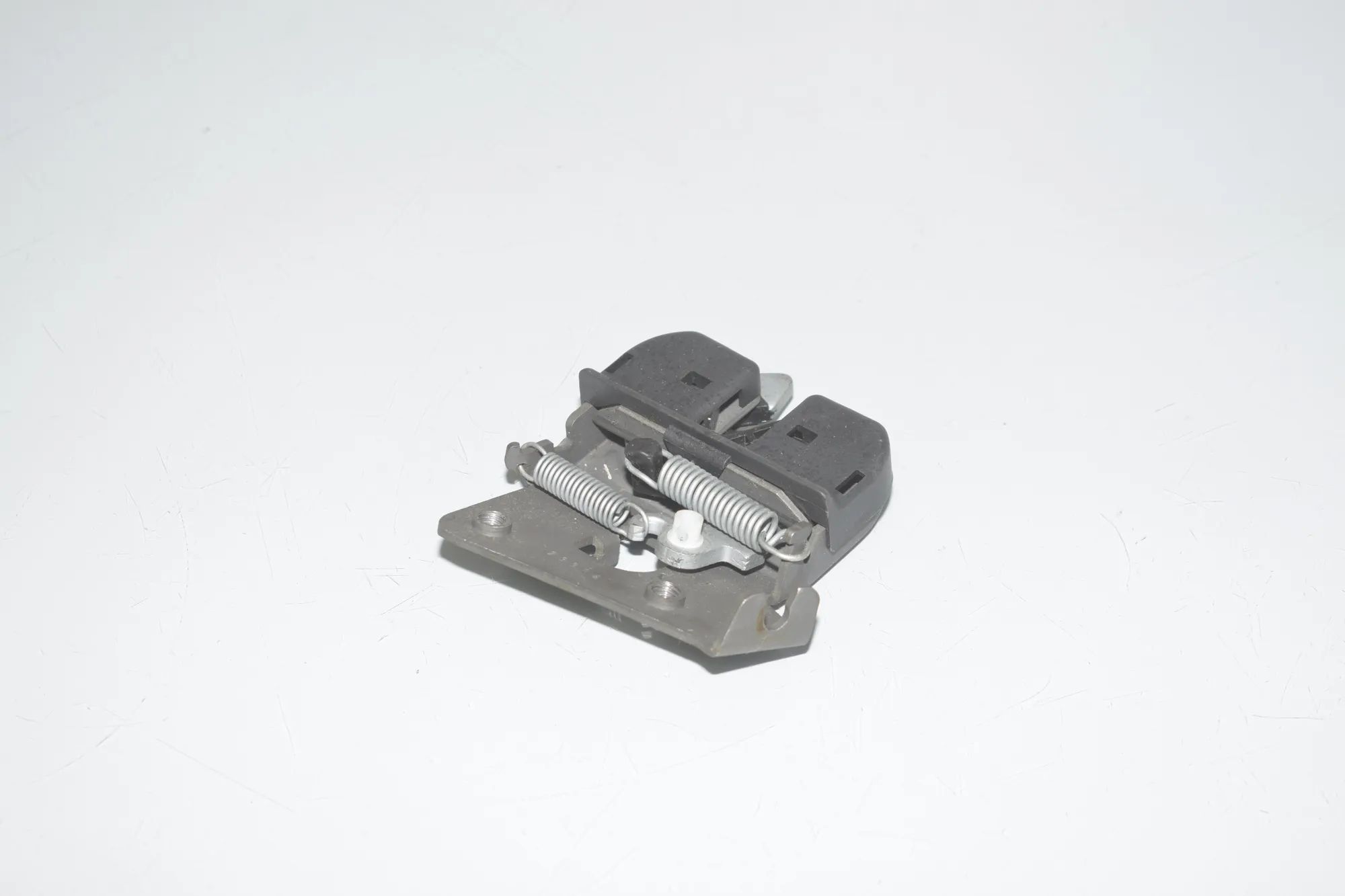Rear Seat Backrest Lock – OEM 7112864 · BMW 5 (F10) 535 d xDrive 2014