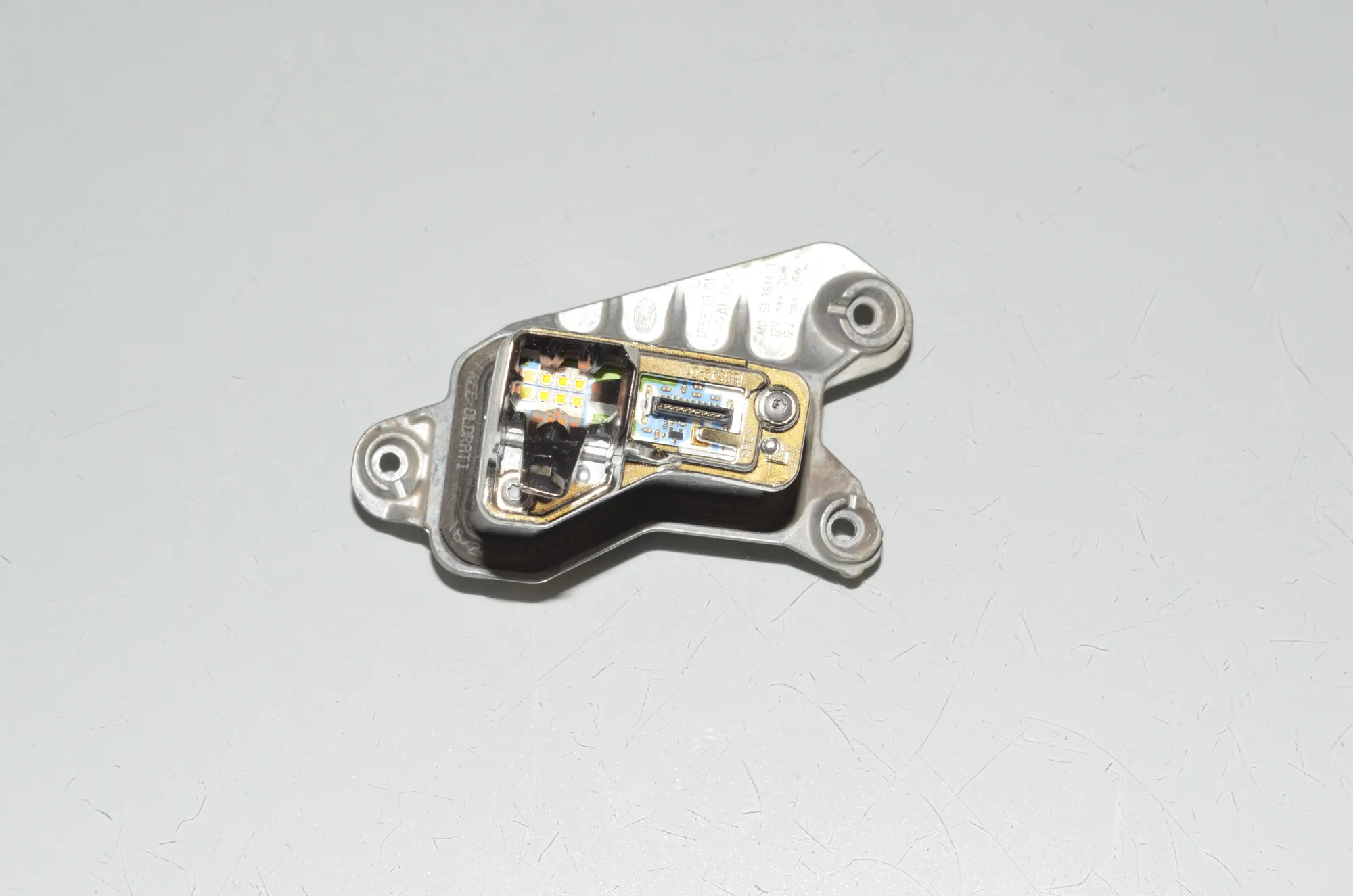 LED Lights Control Unit – OEM 185538-01 · BMW 5 (F10) 535 d xDrive 2014 – 4