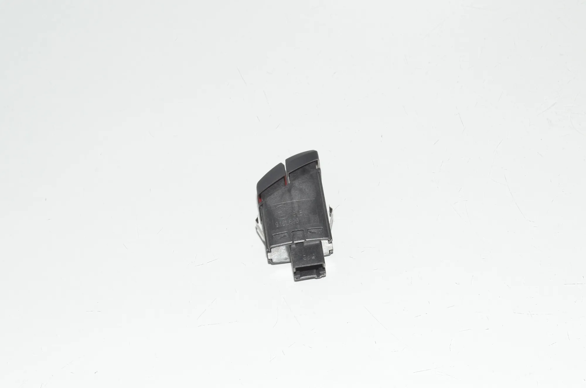 Hazard Button – OEM 9161896 · BMW 5 (F10) 535 d xDrive 2014 – 3