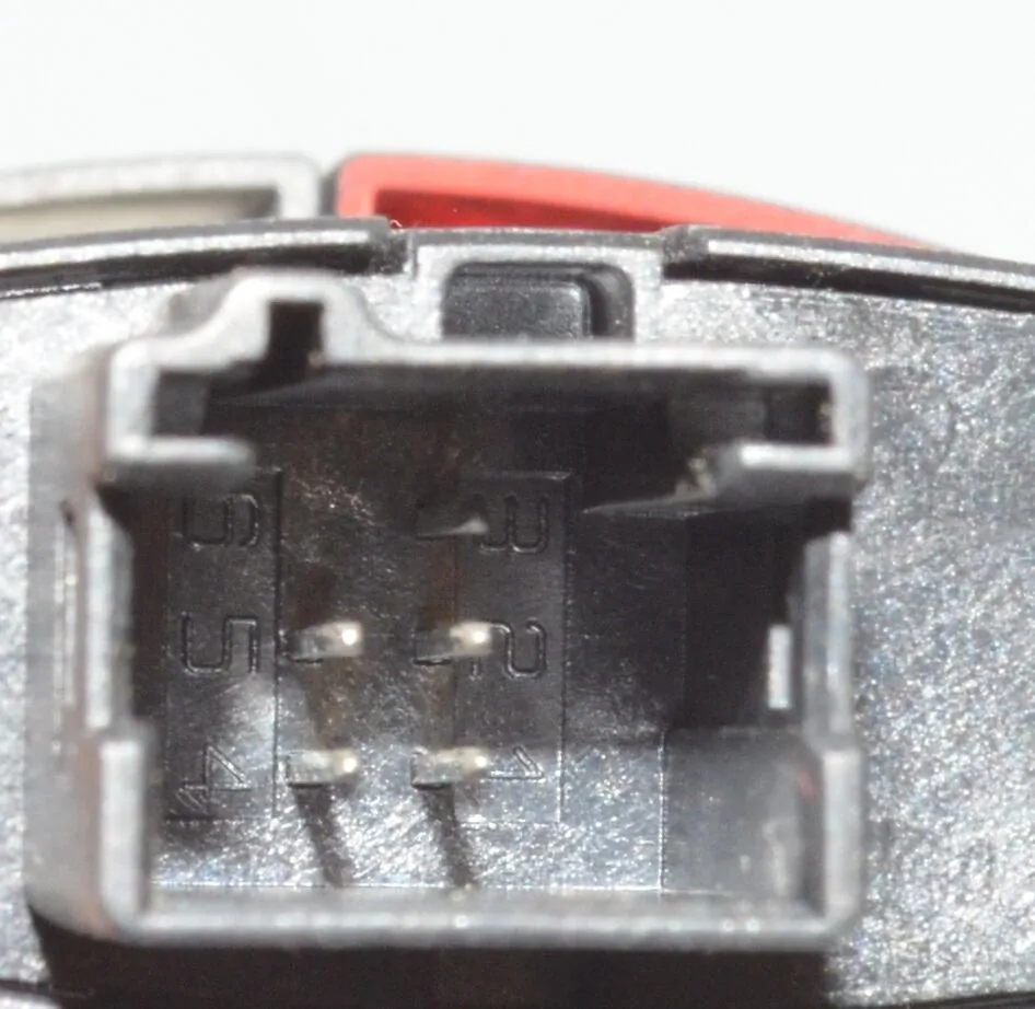 Hazard Button – OEM 9161896 · BMW 5 (F10) 535 d xDrive 2014 – 4