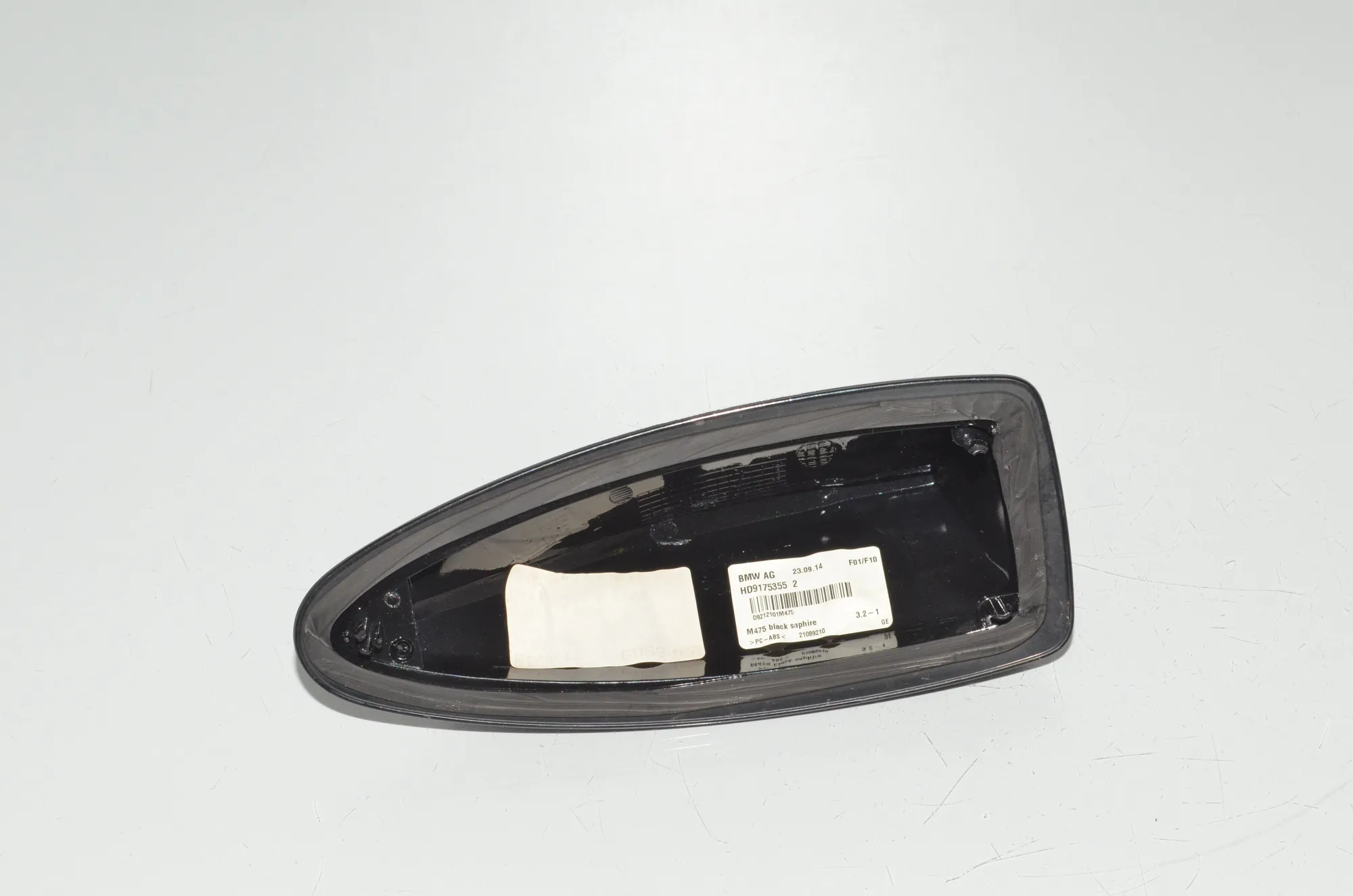 Antenna Trim – OEM 9175355 · BMW 5 (F10) 535 d xDrive 2014 – 4