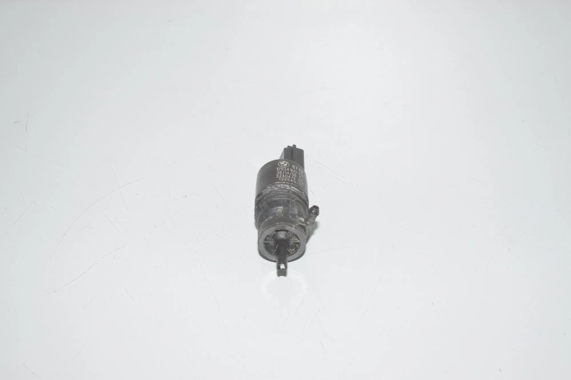 Washer Tank Motor – OEM 6934160 · BMW 5 (F10) 535 d xDrive 2014