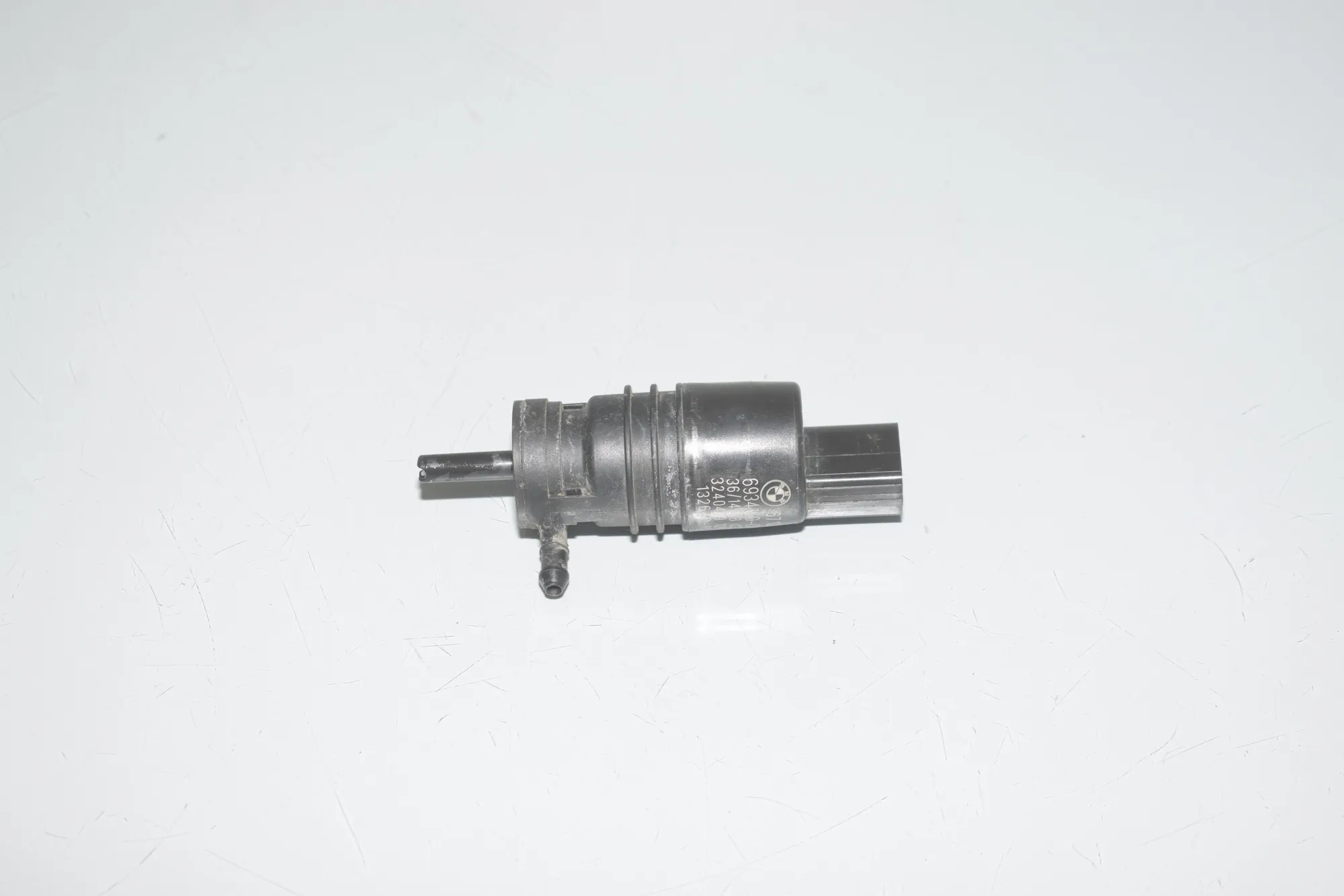 Washer Tank Motor – OEM 6934160 · BMW 5 (F10) 535 d xDrive 2014 – 2