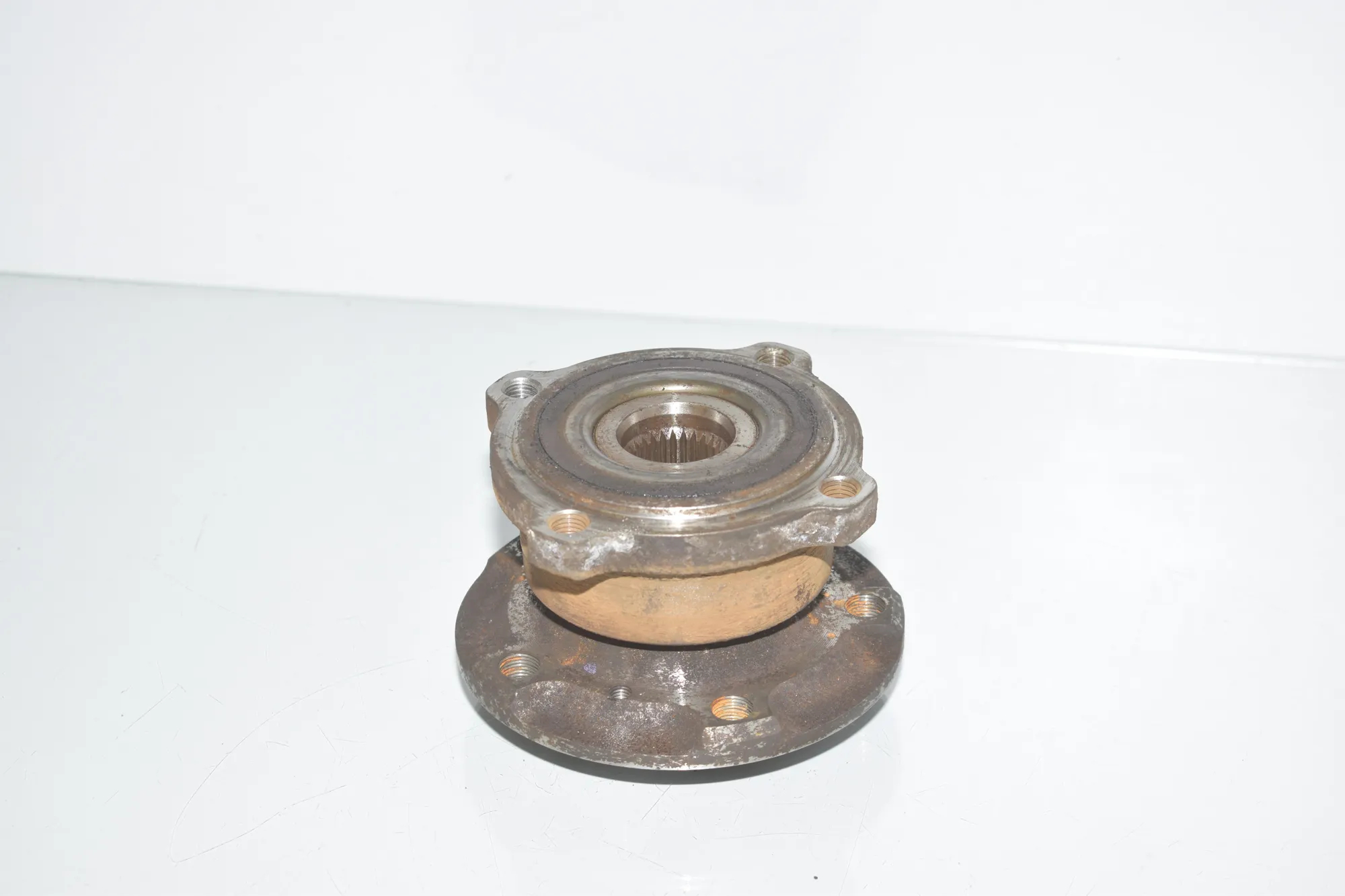 Rear Left Wheel Bearing – OEM 6867811 · BMW X5 (E70) M 50 d 2013 – 4