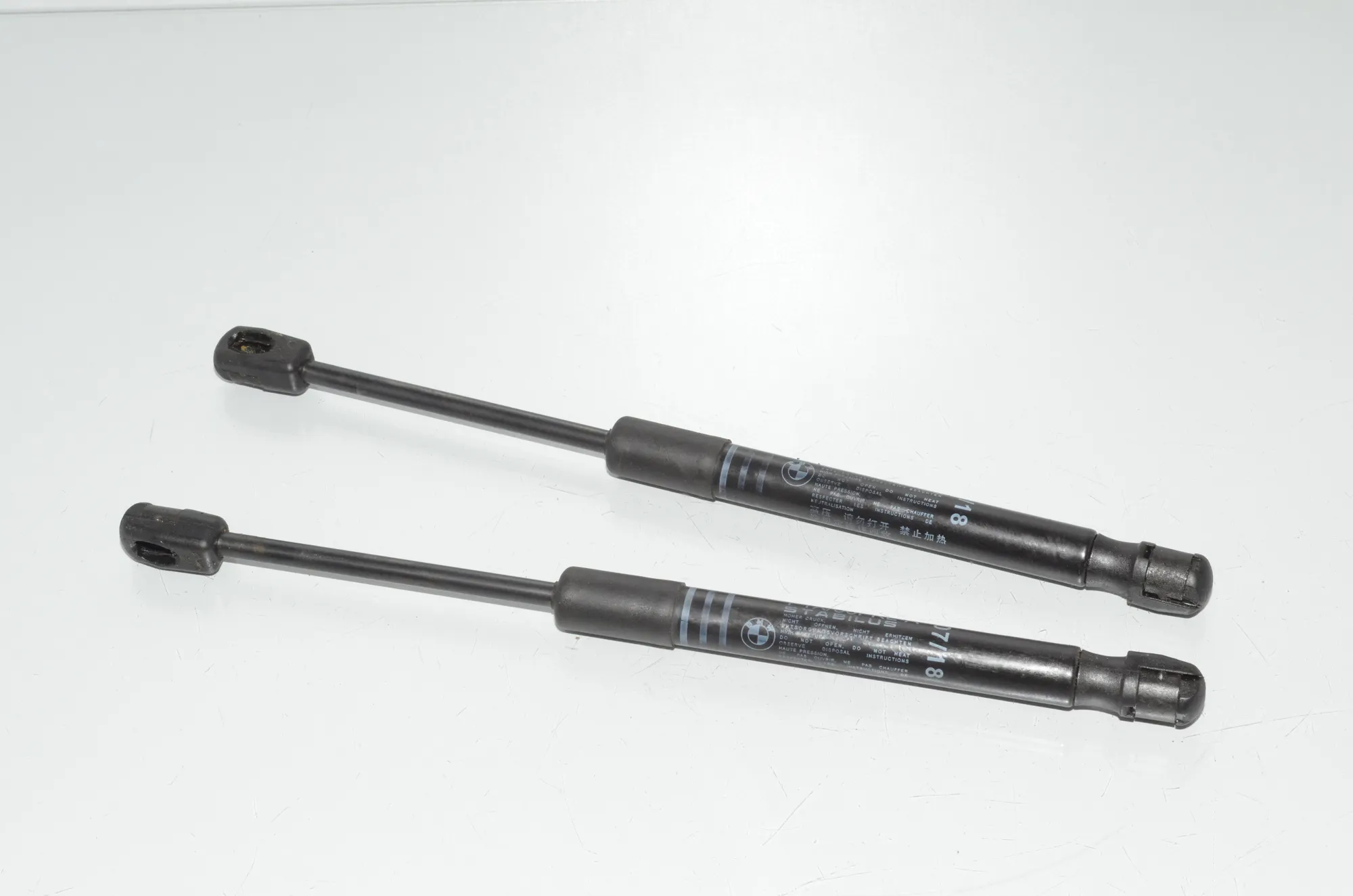 Front Left Bonnet Strut – OEM 7309117 · BMW 5 (F10) 530 d 2013 – 2