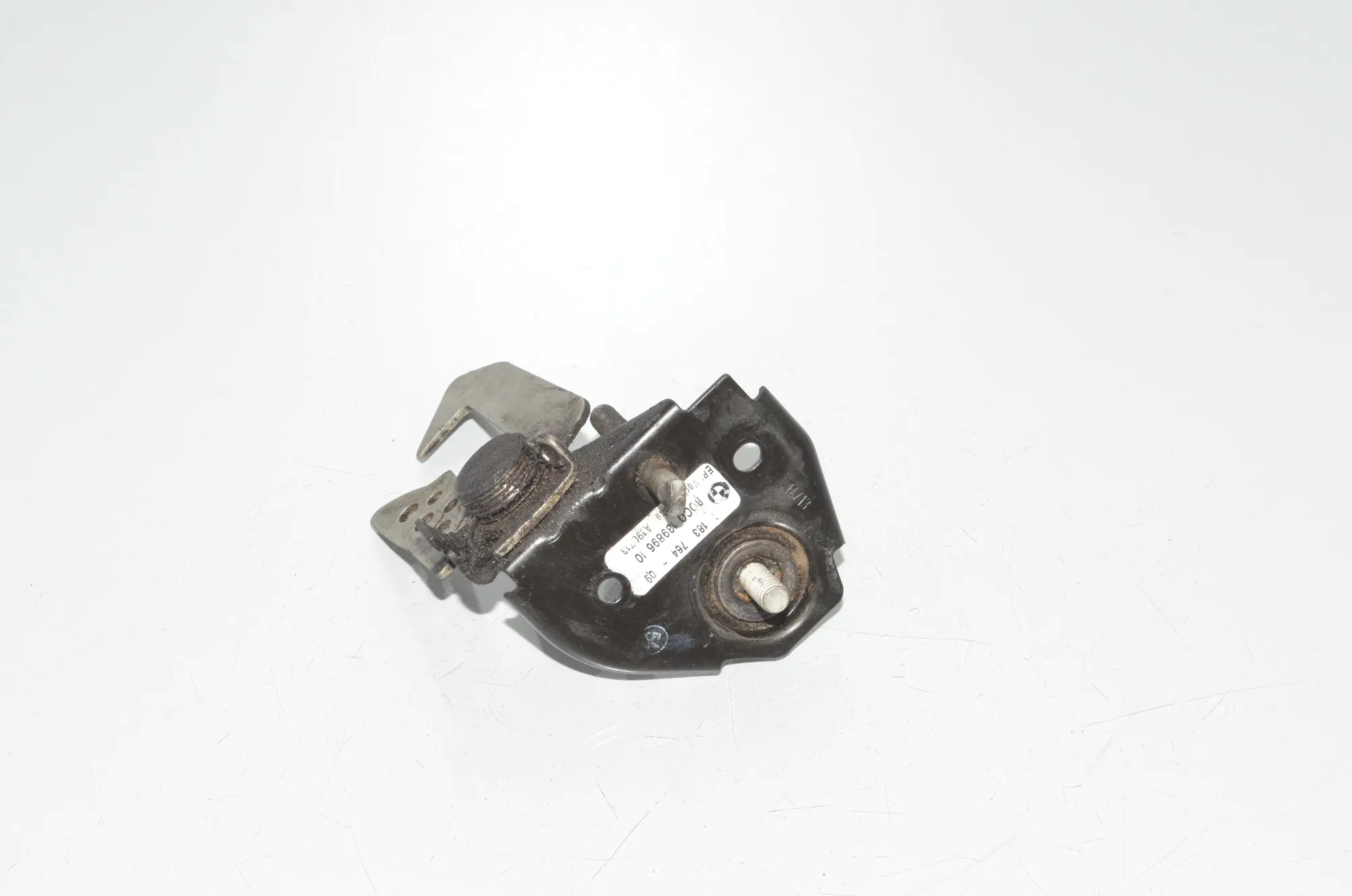 Right Side Hood Lock – OEM 7183764 · BMW 5 (F10) 530 d 2013 – 3