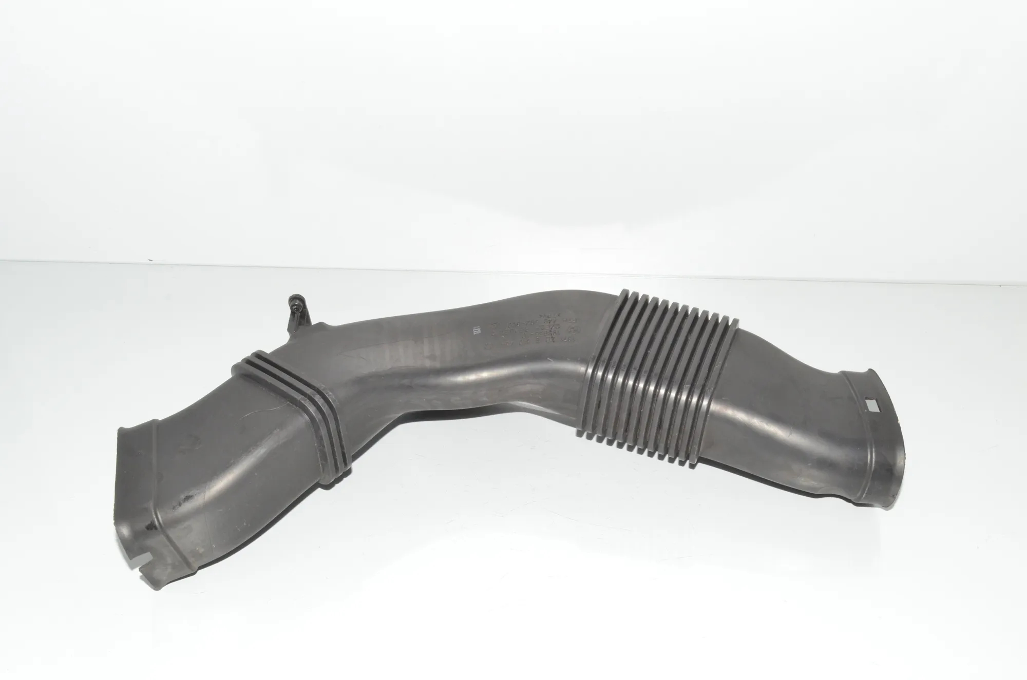 Air Intake Tube – OEM 8513454 · BMW 5 (F10) 530 d 2013 – 2