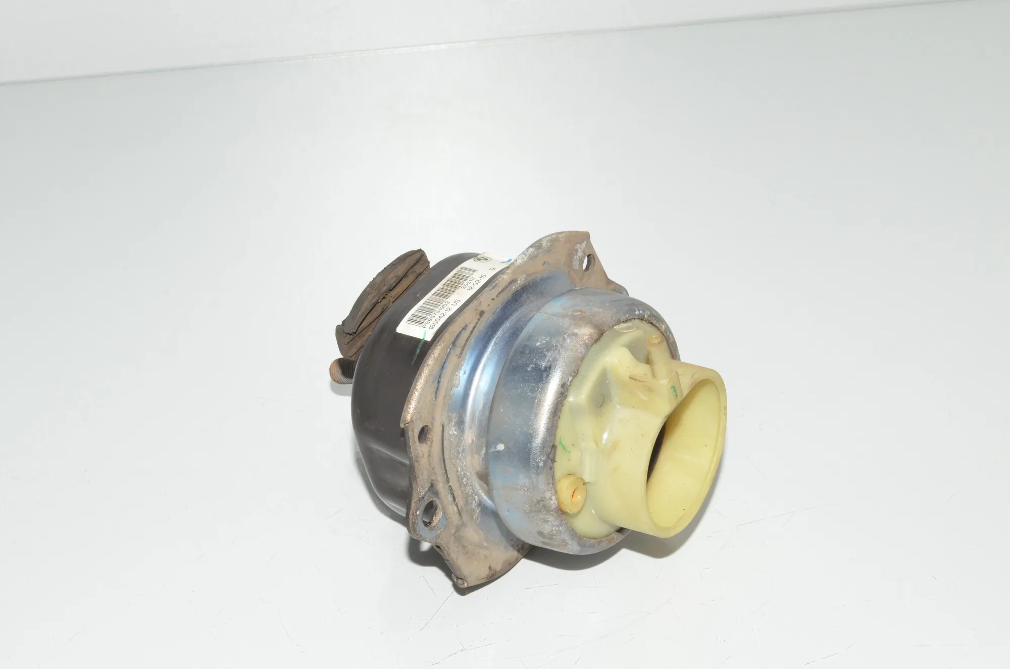 Left Side Engine Mount – OEM 6857519 · BMW X6 (F16, F86) M 50 d 2016 – 3