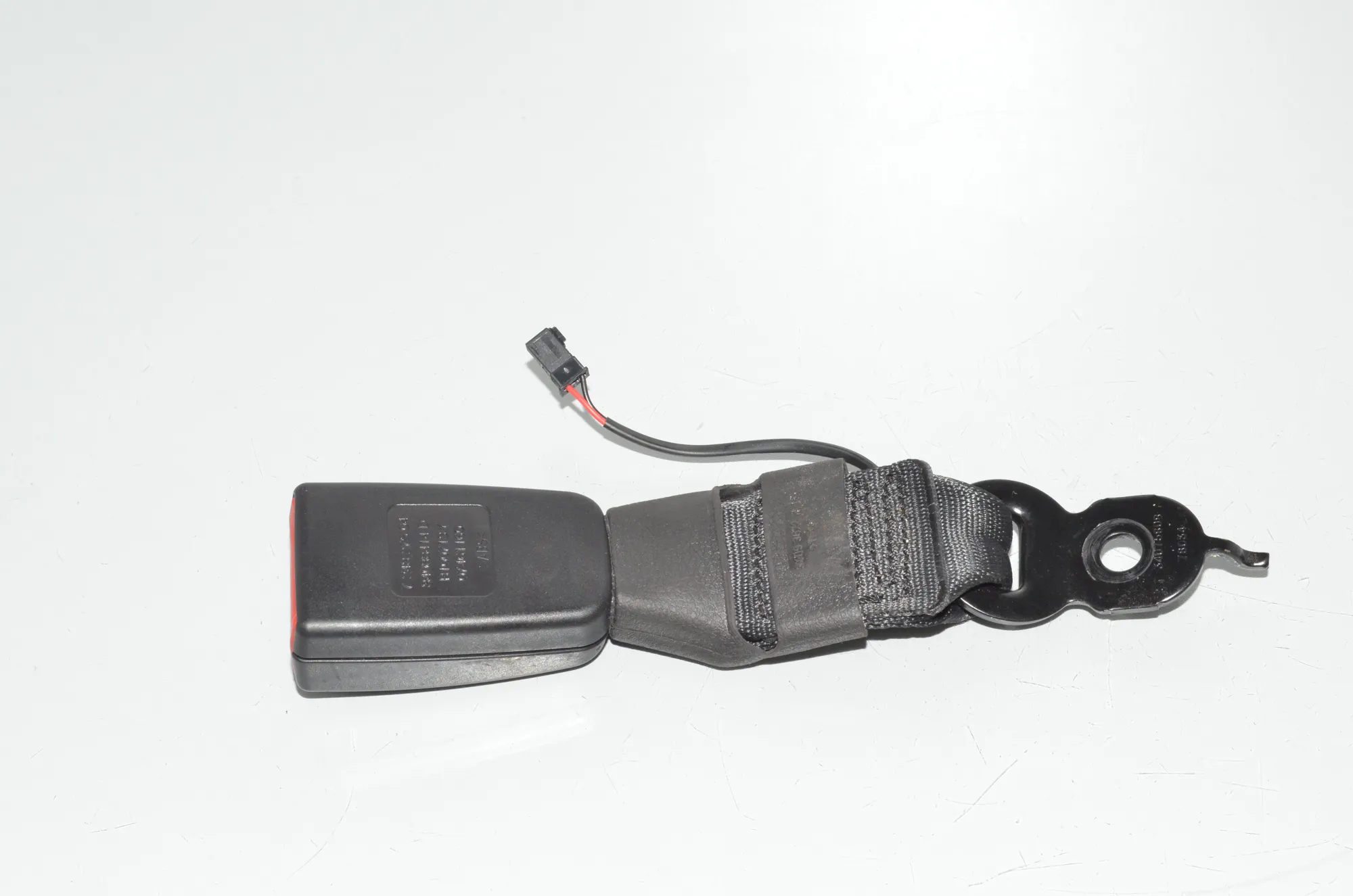 Rear Middle Seat Buckle – OEM 7243275 · BMW 5 (F10) 530 d 2013 – 3