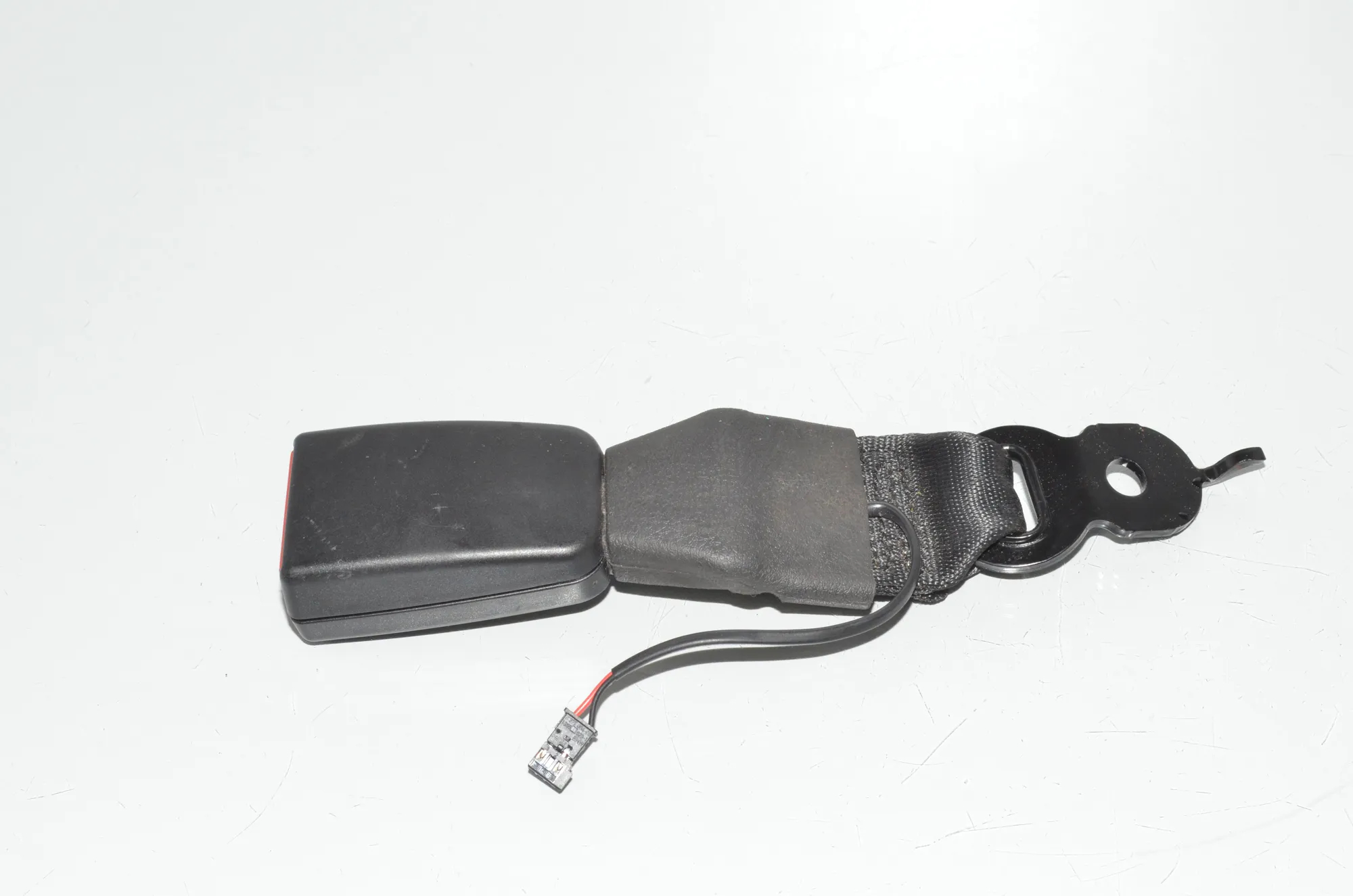 Rear Middle Seat Buckle – OEM 7243275 · BMW 5 (F10) 530 d 2013