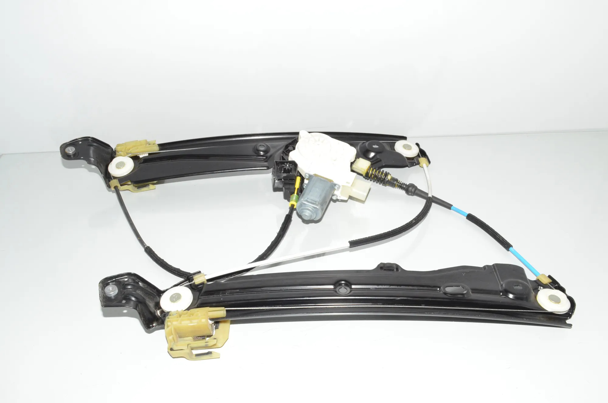 Front Left Door Window Regulator – OEM 7182131 · BMW 5 (F10) 530 d 2013 – 4