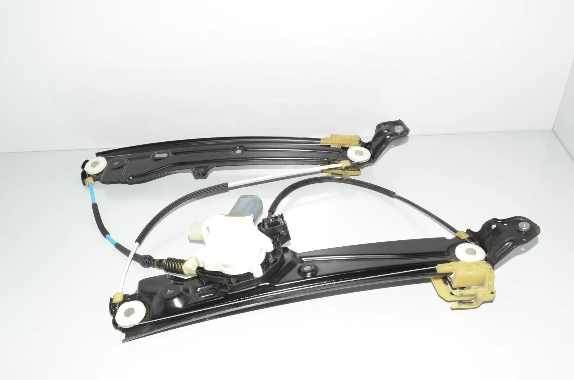 Front Left Door Window Regulator – OEM 7182131 · BMW 5 (F10) 530 d 2013 – 2