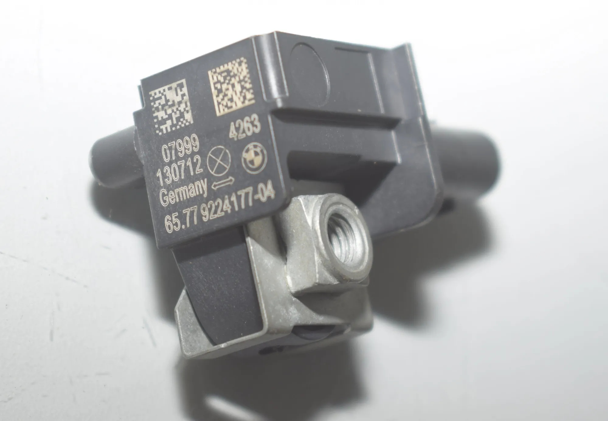 Front Right Impact Sensor – OEM 9224177 · BMW 5 (F10) 530 d 2013 – 5