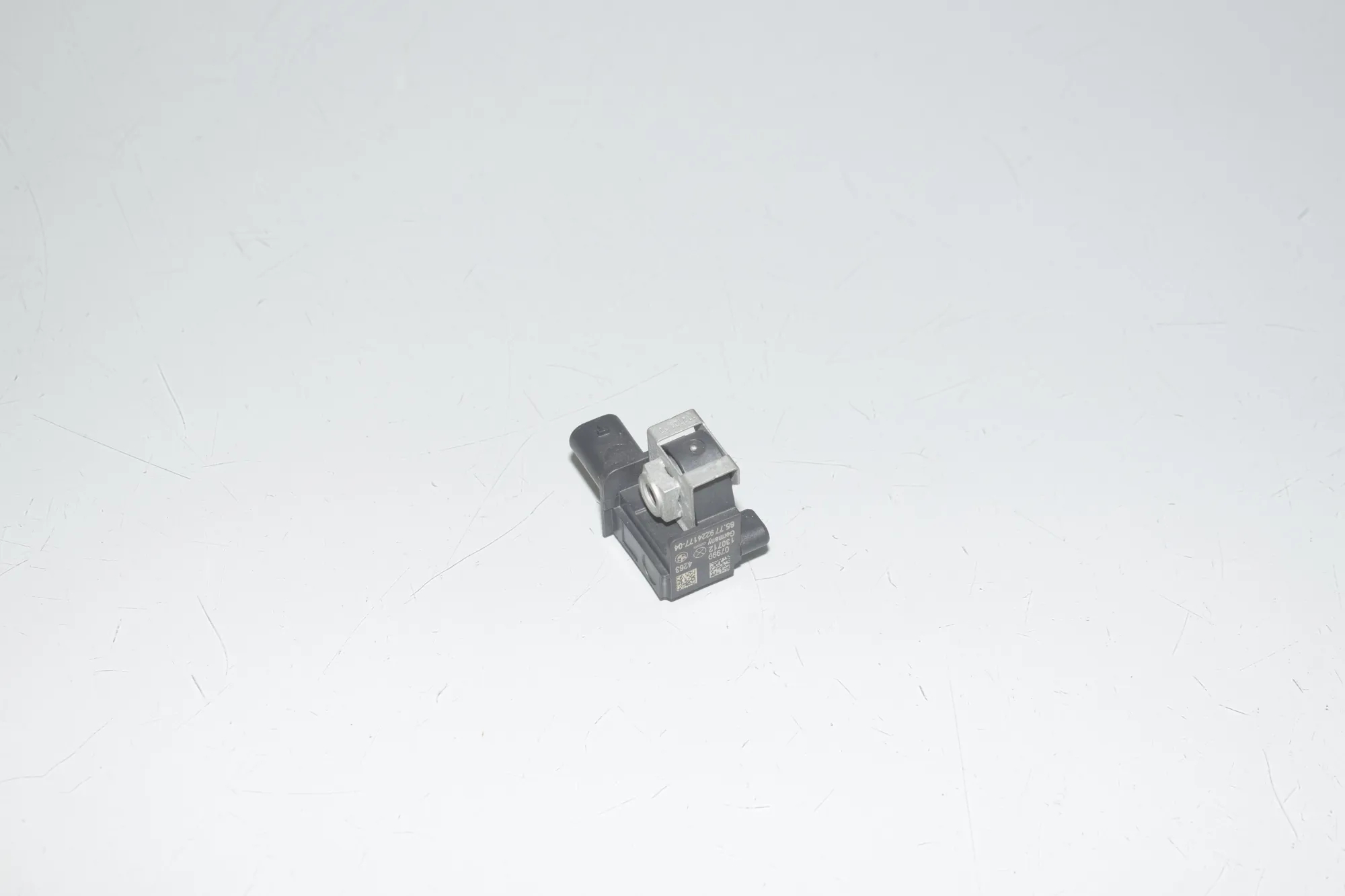Front Right Impact Sensor – OEM 9224177 · BMW 5 (F10) 530 d 2013 – 2