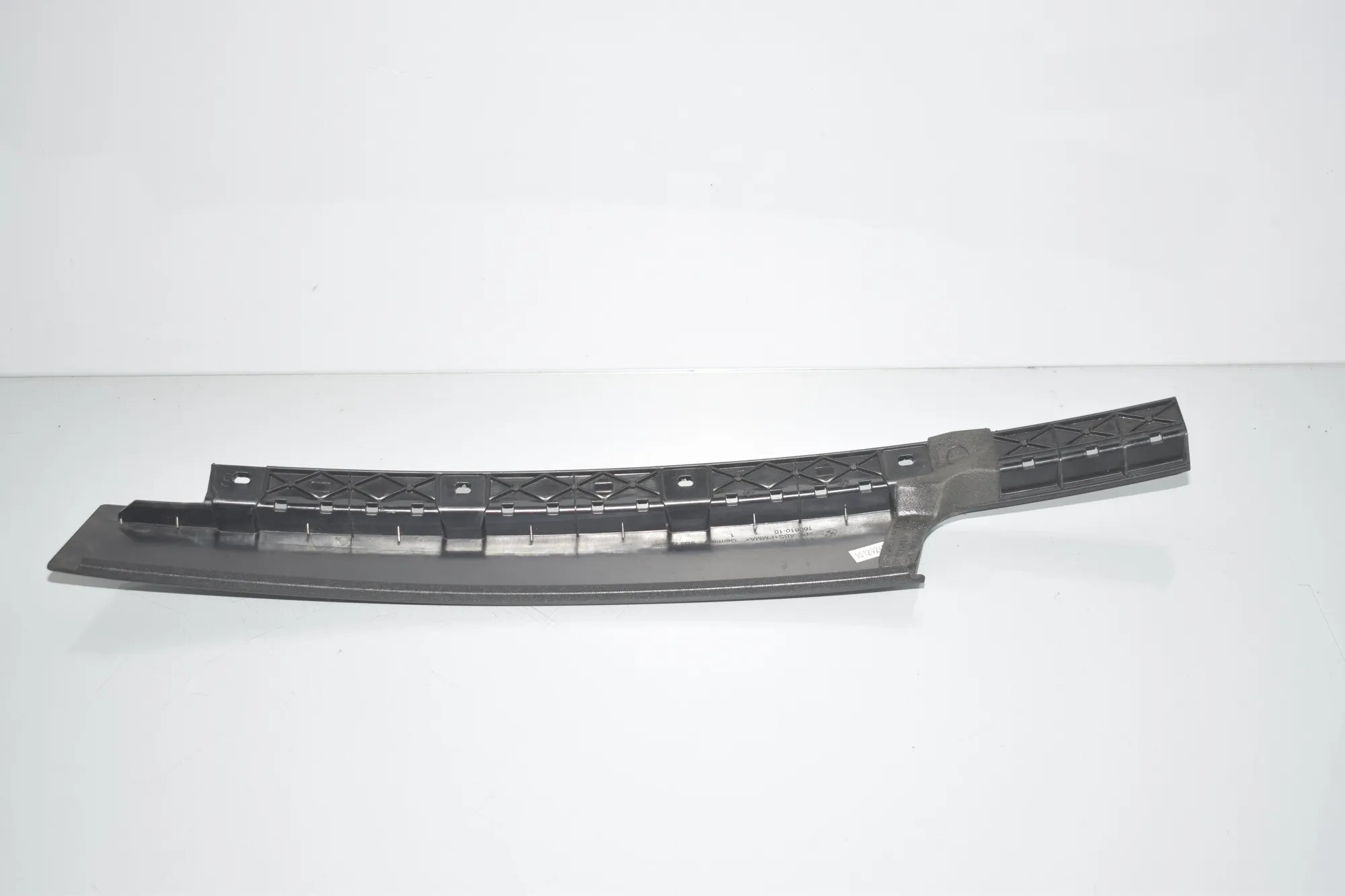 Front Left Door Vertical Trim – OEM 7258309 · BMW 3 (F30, F80) 320 i 2017 – 4