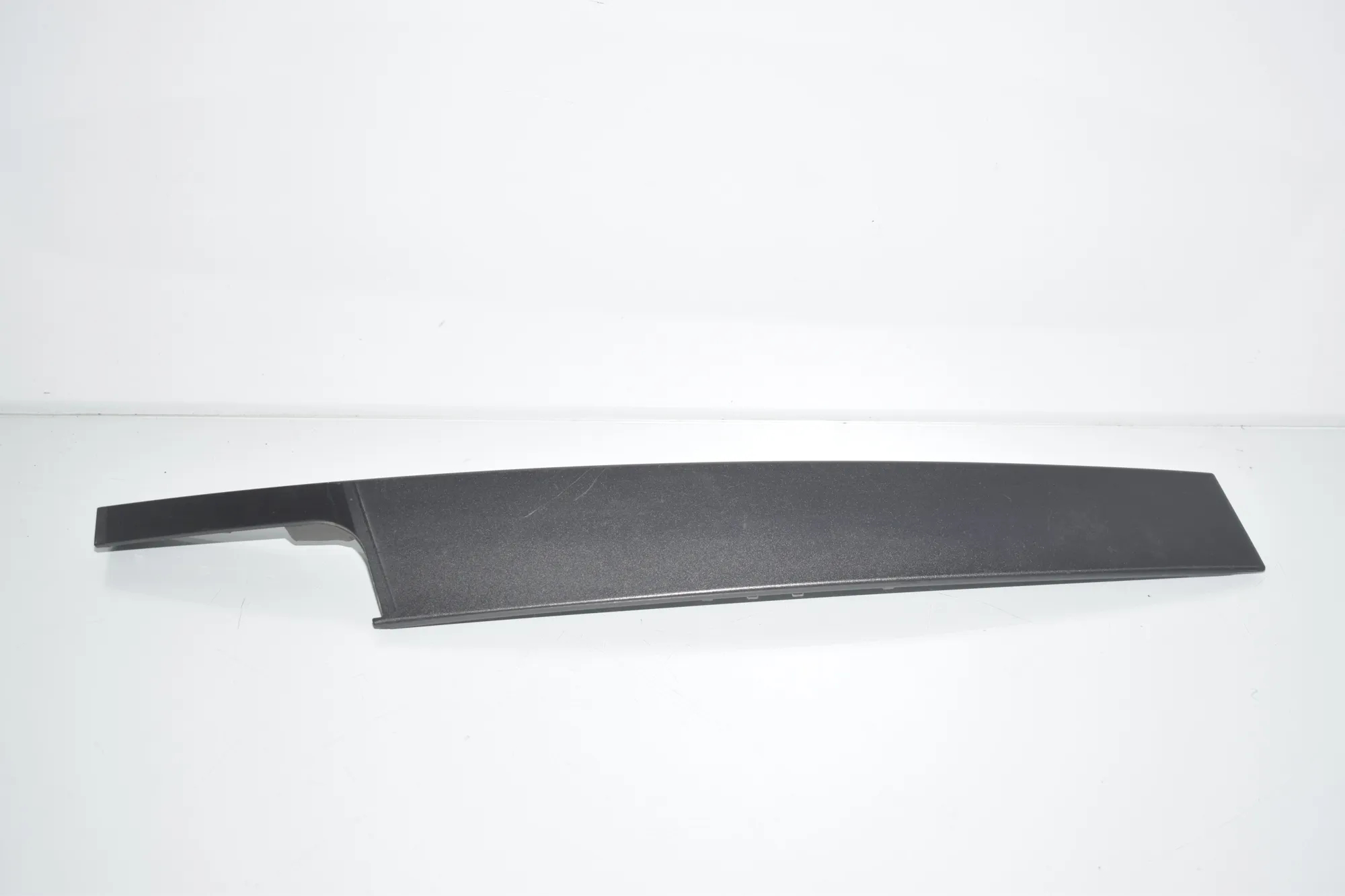 Front Left Door Vertical Trim – OEM 7258309 · BMW 3 (F30, F80) 320 i 2017