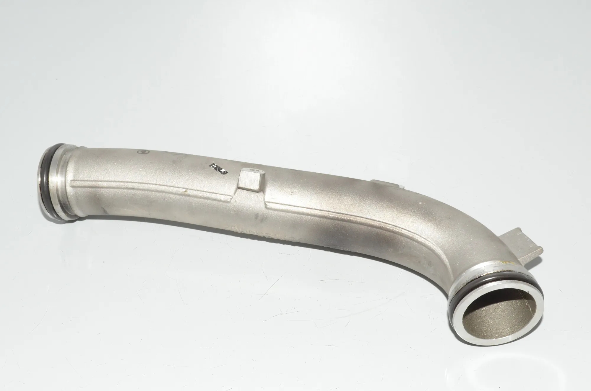 Intercooler Hose Pipe – OEM 8579370 · BMW X7 (G07) BMW X7 (G07) xDrive M 50 D 2019 – 3