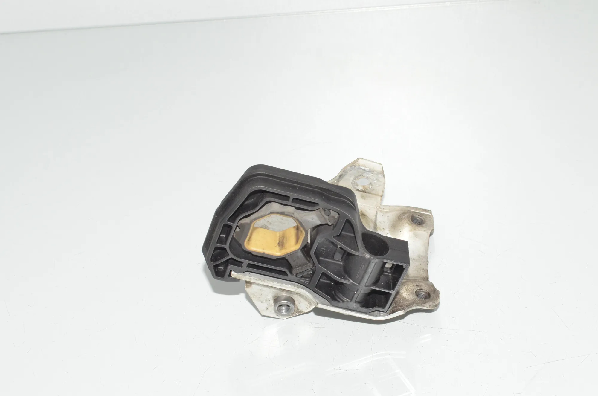 Radiator Holder – OEM 7186513 · BMW 5 (F10) 535 d xDrive 2014 – 4