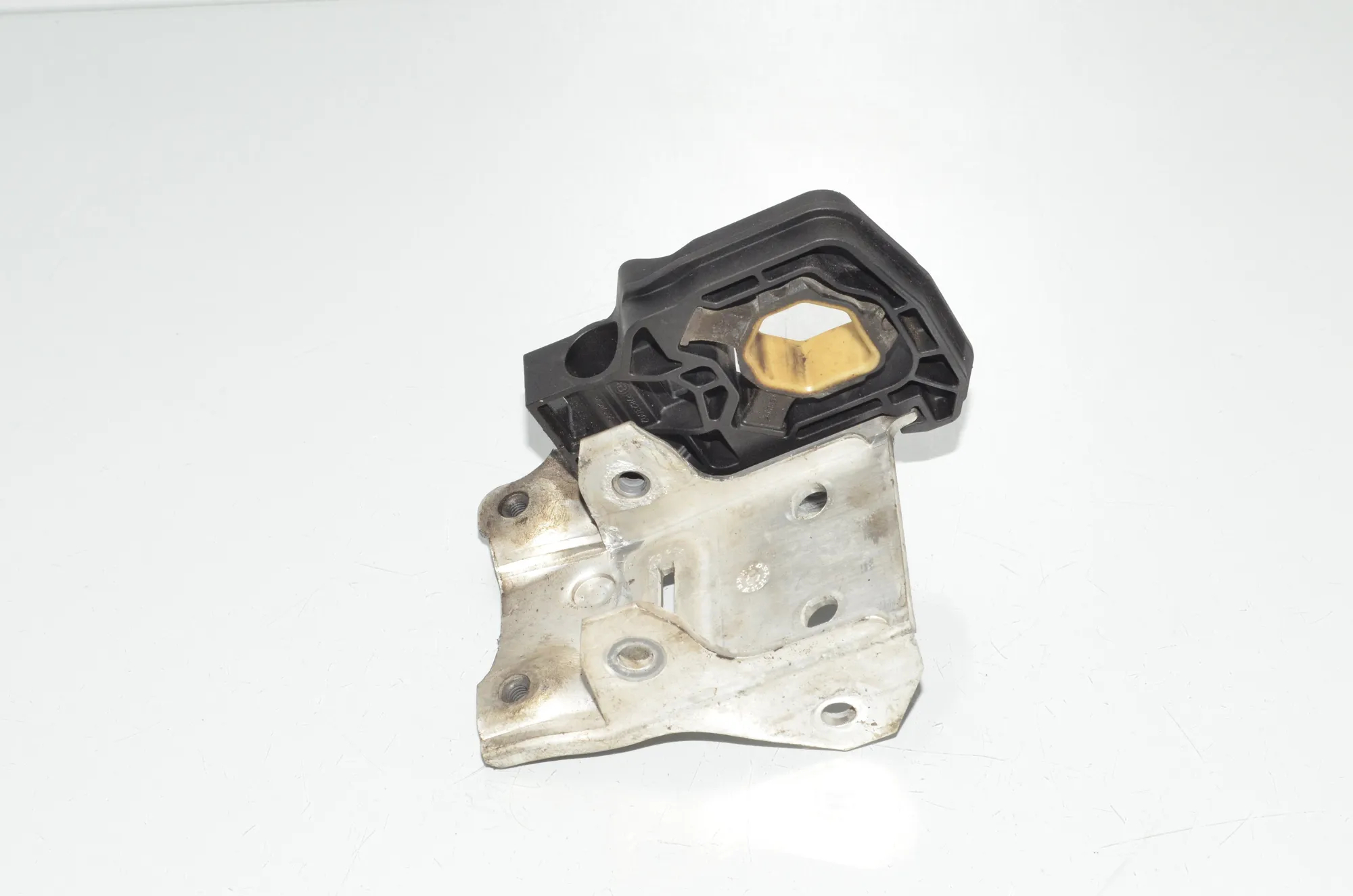 Radiator Holder – OEM 7186513 · BMW 5 (F10) 535 d xDrive 2014 – 3