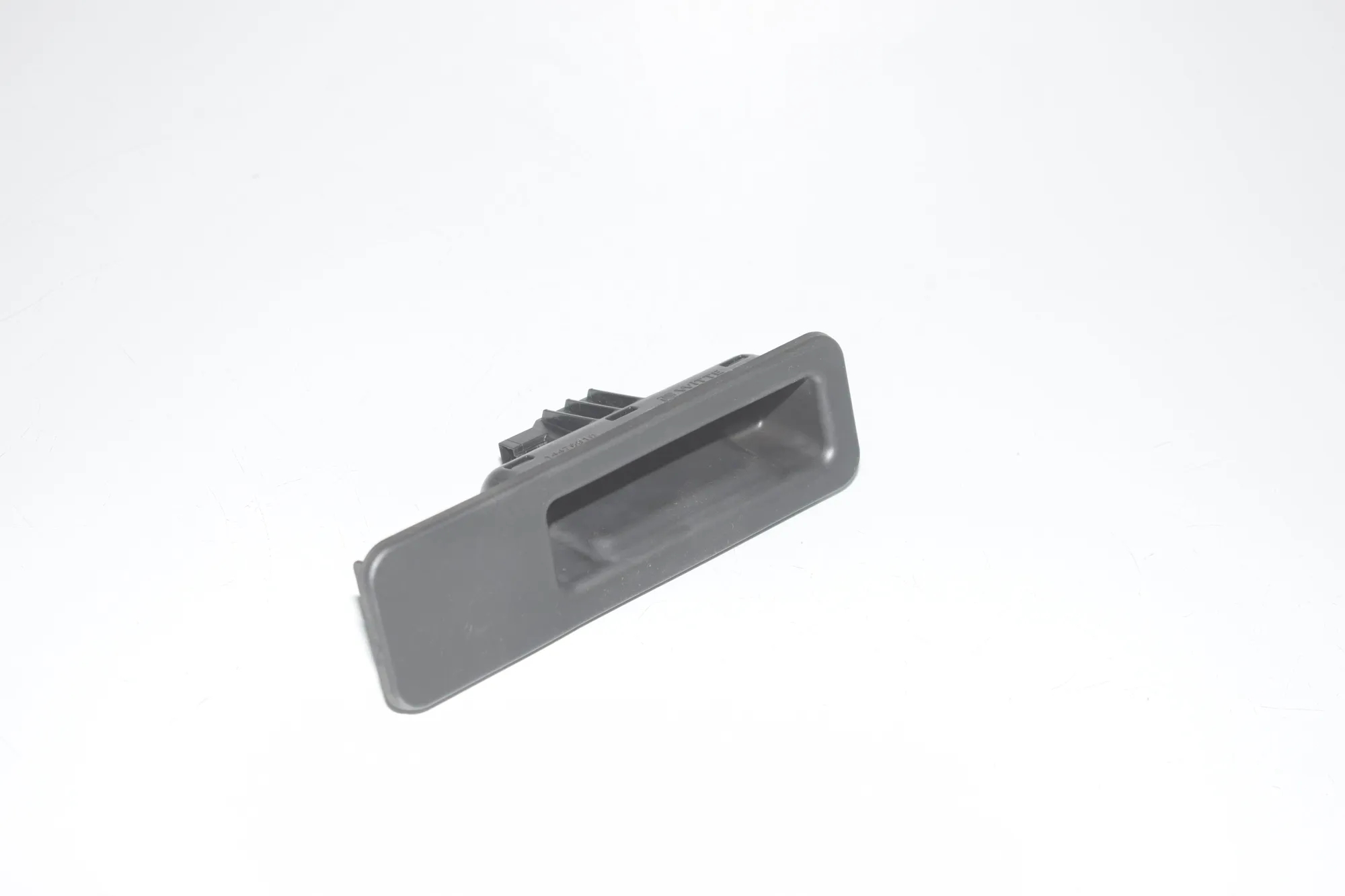 Tailgate Bootlid Handle – OEM 7405633 · BMW 3 (G20, G28) BMW 3 (G20, G28) 3 (G20) 320 d xDrive 2020 – 4