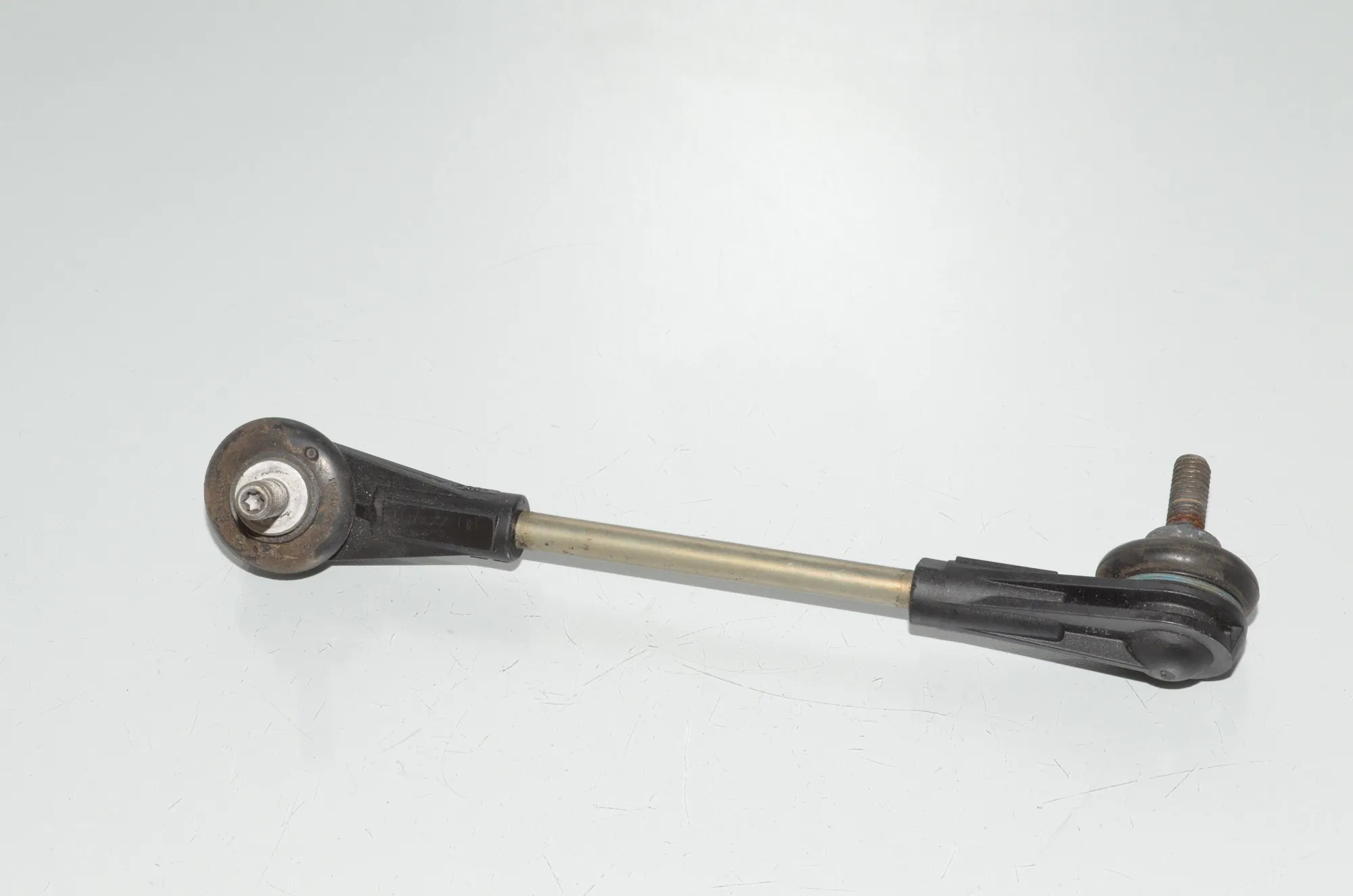 Front Right Stabilizer Link – OEM 6862858 · BMW i3 (I01) BMW i3 (I01) Electric 2016 – 3