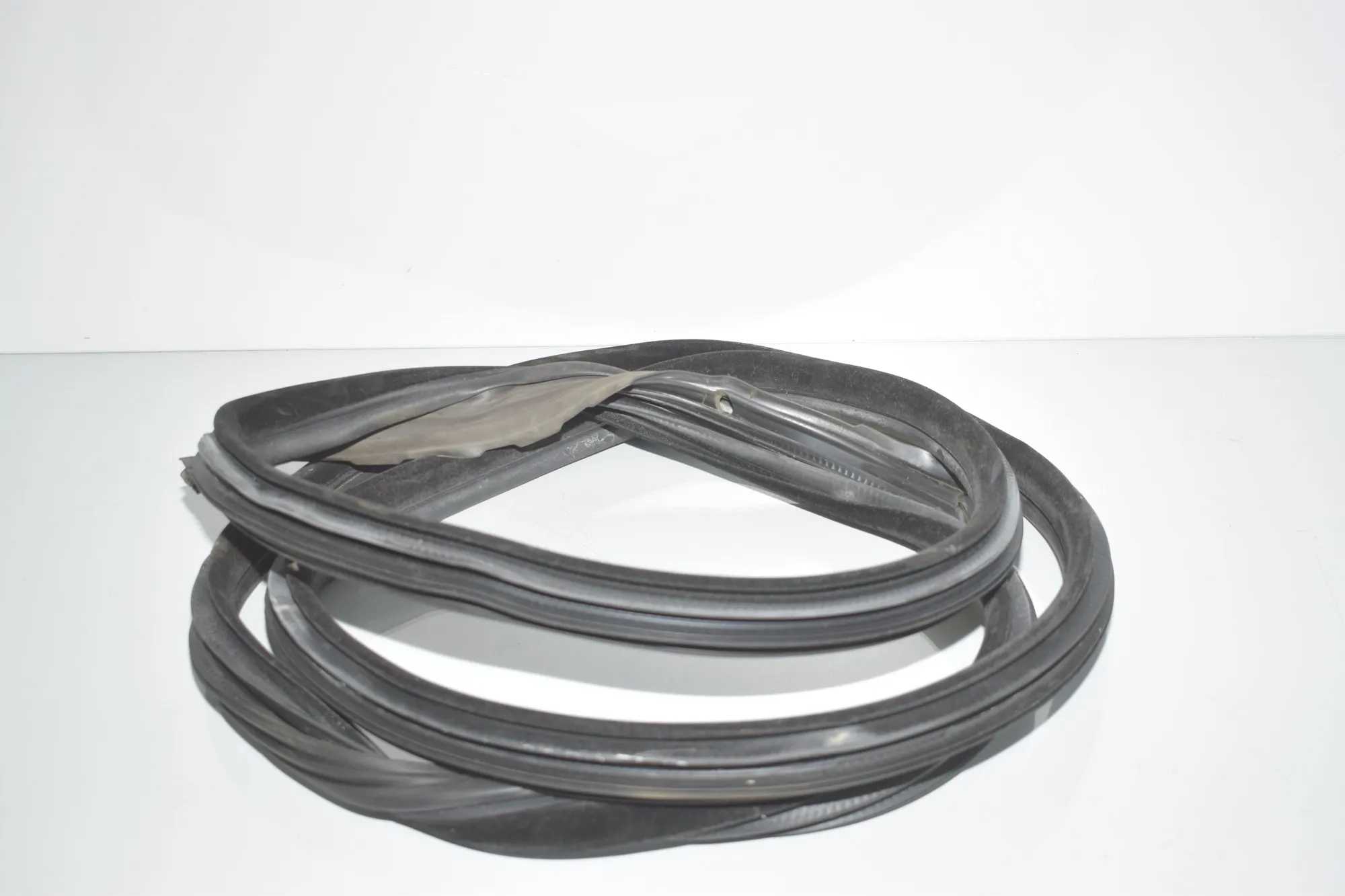 Rear Left Door Seal Rubber – OEM 7196389 · BMW 5 Gran Turismo (F07) 530 d 2010 – 3
