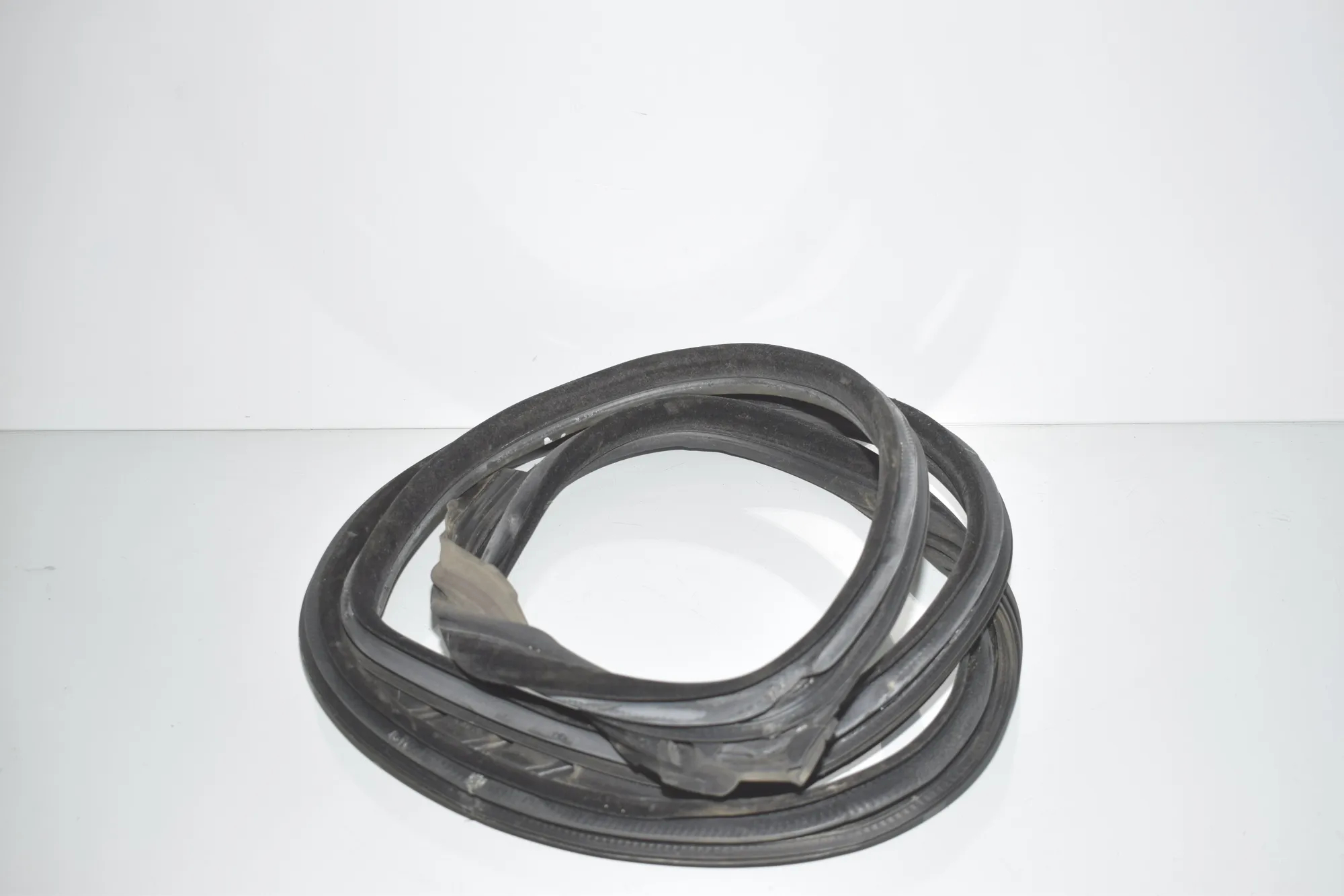 Rear Left Door Seal Rubber – OEM 7196389 · BMW 5 Gran Turismo (F07) 530 d 2010 – 2