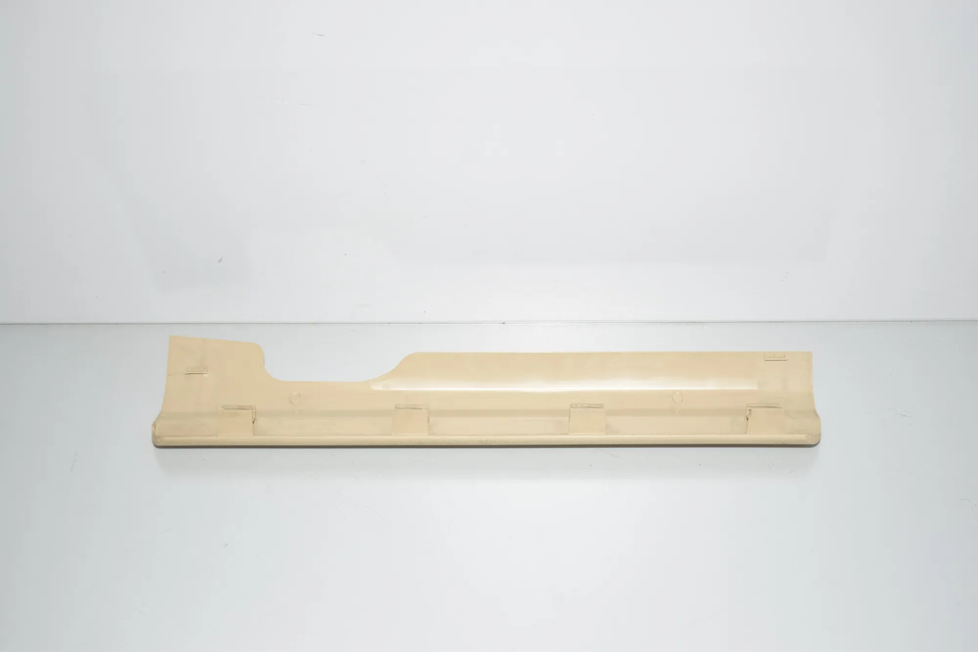 Front Left Interior Step Trim – OEM 9138915 · BMW 5 Gran Turismo (F07) 530 d 2010 – 4