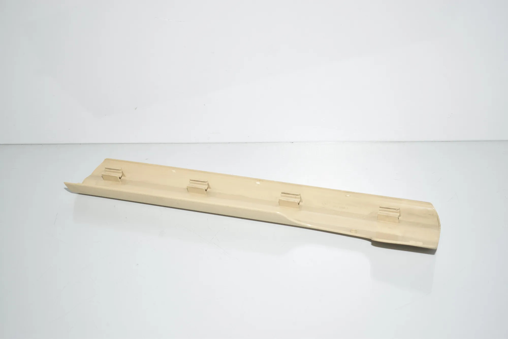 Front Left Interior Step Trim – OEM 9138915 · BMW 5 Gran Turismo (F07) 530 d 2010 – 5