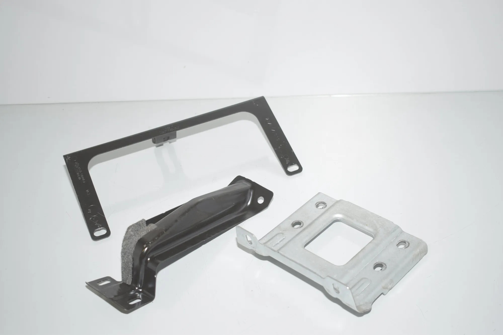 Bracket – OEM 9160151 · BMW 5 Gran Turismo (F07) 530 d 2010 – 4
