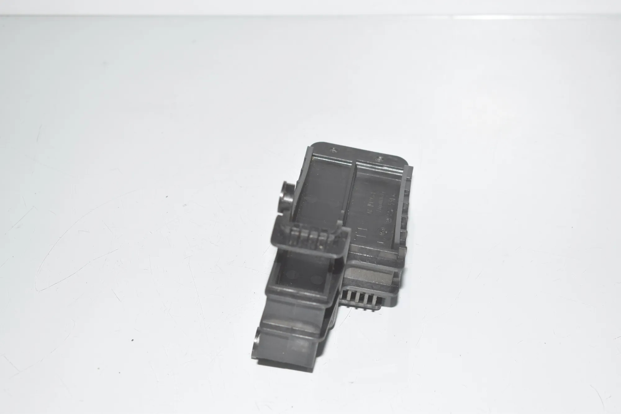 Bracket – OEM 9144253 · BMW 5 Gran Turismo (F07) 530 d 2010 – 5