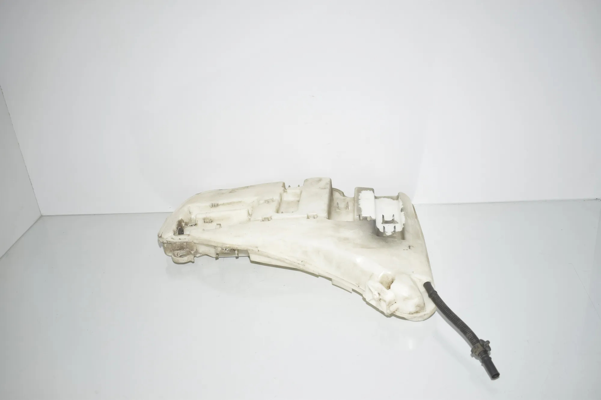 Window Washer Tank – OEM 7178745 · BMW 5 Gran Turismo (F07) 530 d 2010 – 4