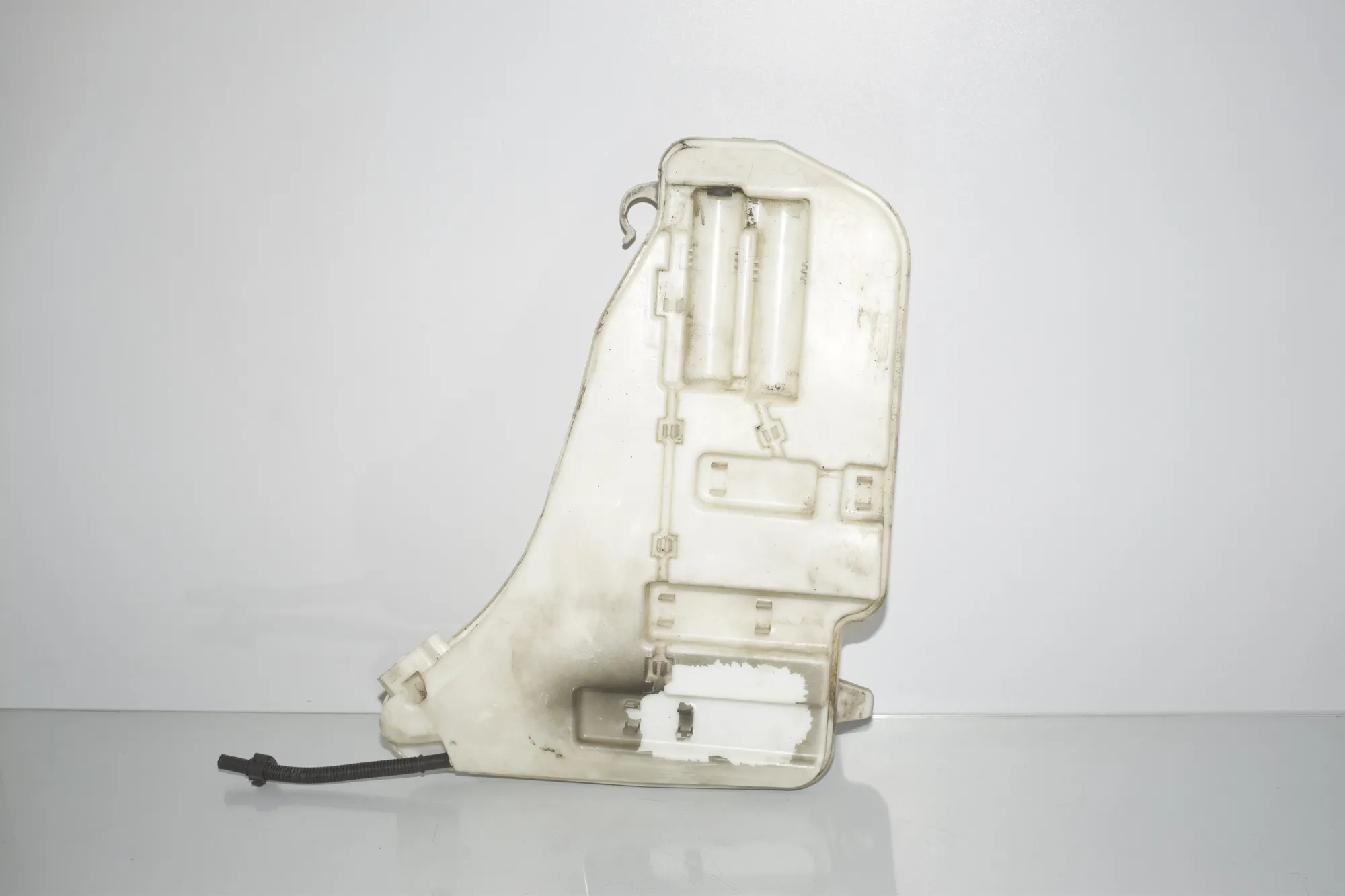 Window Washer Tank – OEM 7178745 · BMW 5 Gran Turismo (F07) 530 d 2010