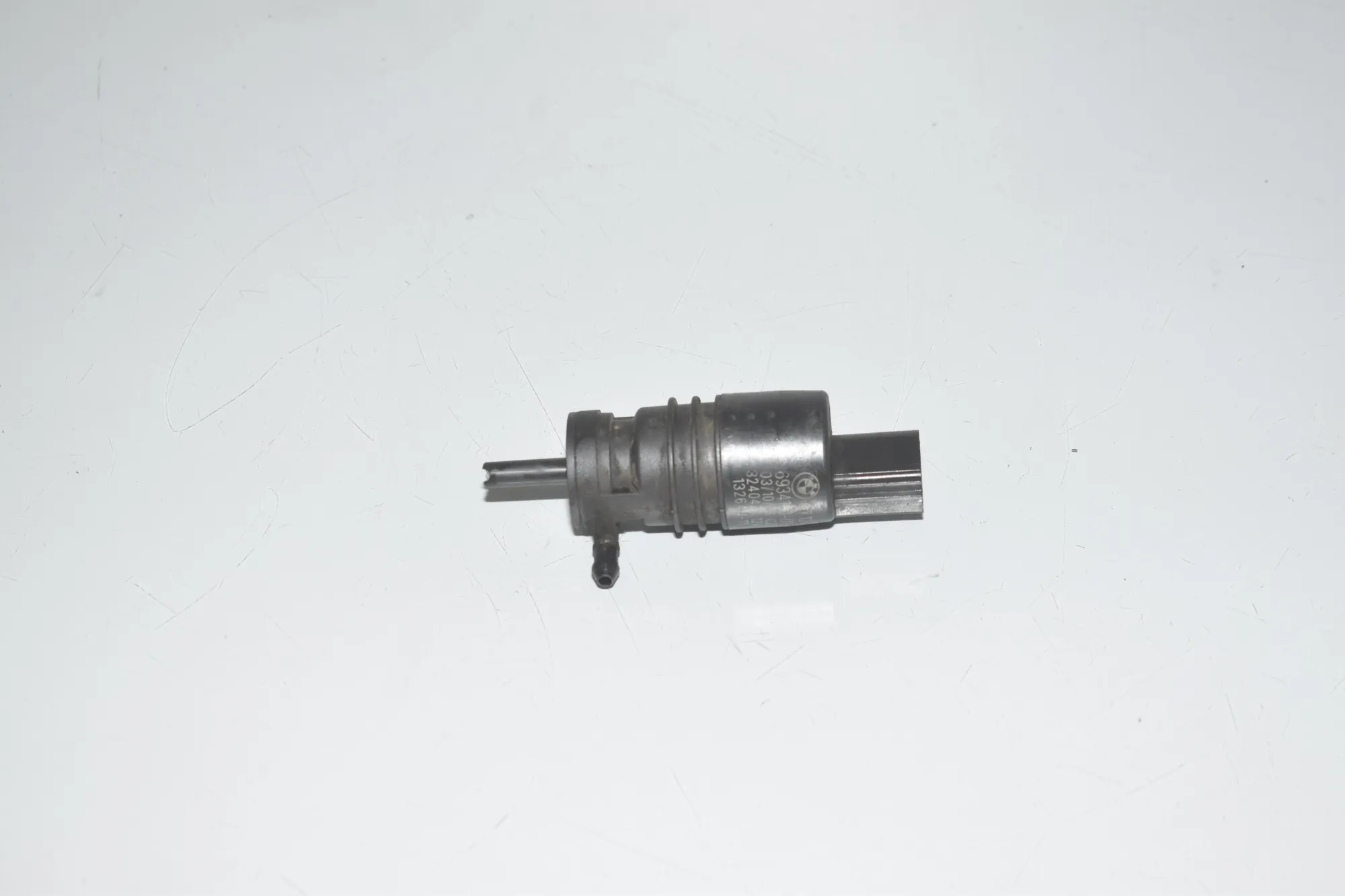 Washer Tank Motor – OEM 6934160 · BMW 5 Gran Turismo (F07) 530 d 2010 – 3
