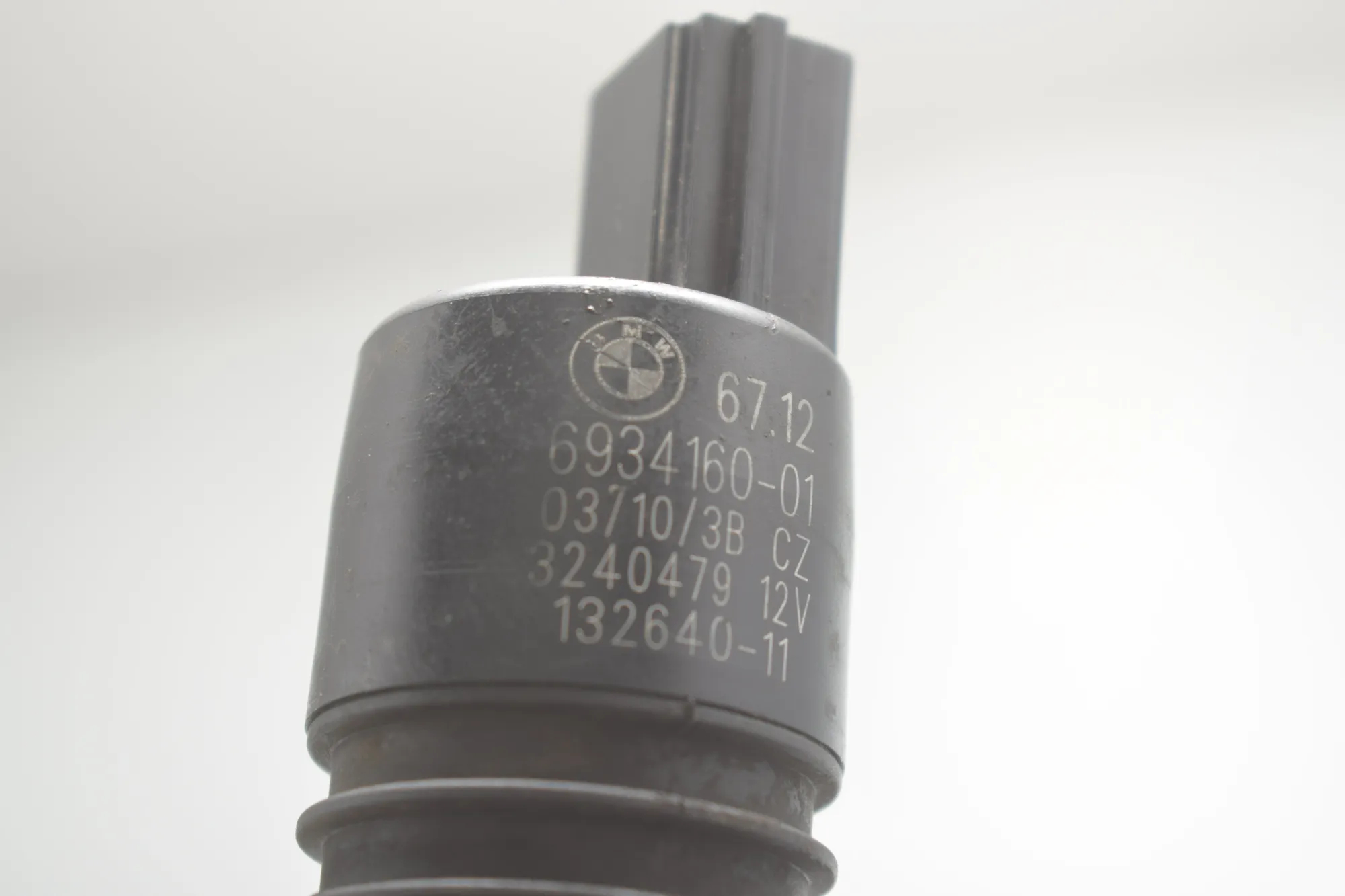 Washer Tank Motor – OEM 6934160 · BMW 5 Gran Turismo (F07) 530 d 2010 – 6