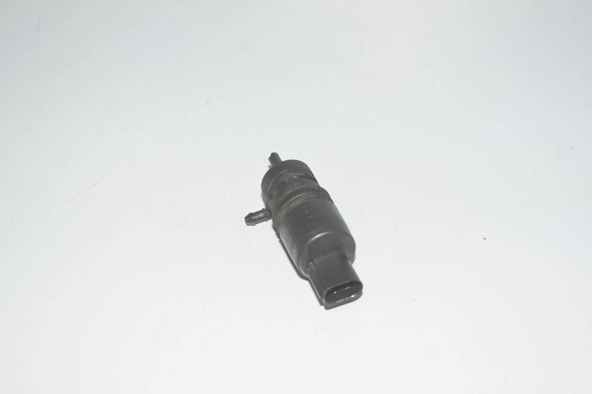 Washer Tank Motor – OEM 6934160 · BMW 5 Gran Turismo (F07) 530 d 2010 – 2