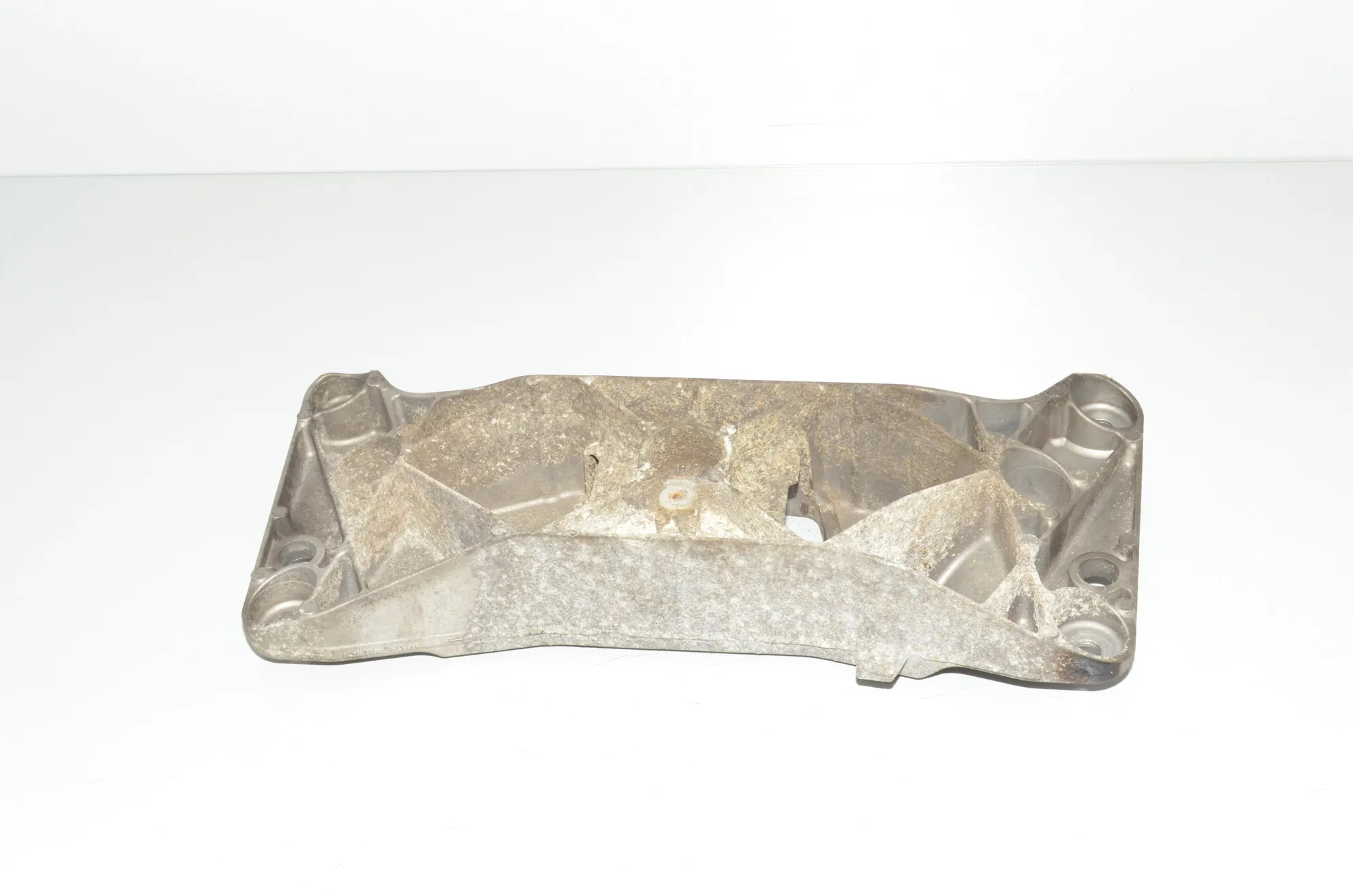 Gearbox Mount Bracket – OEM 6777615 · BMW 5 (F10) 530 d 2013 – 2