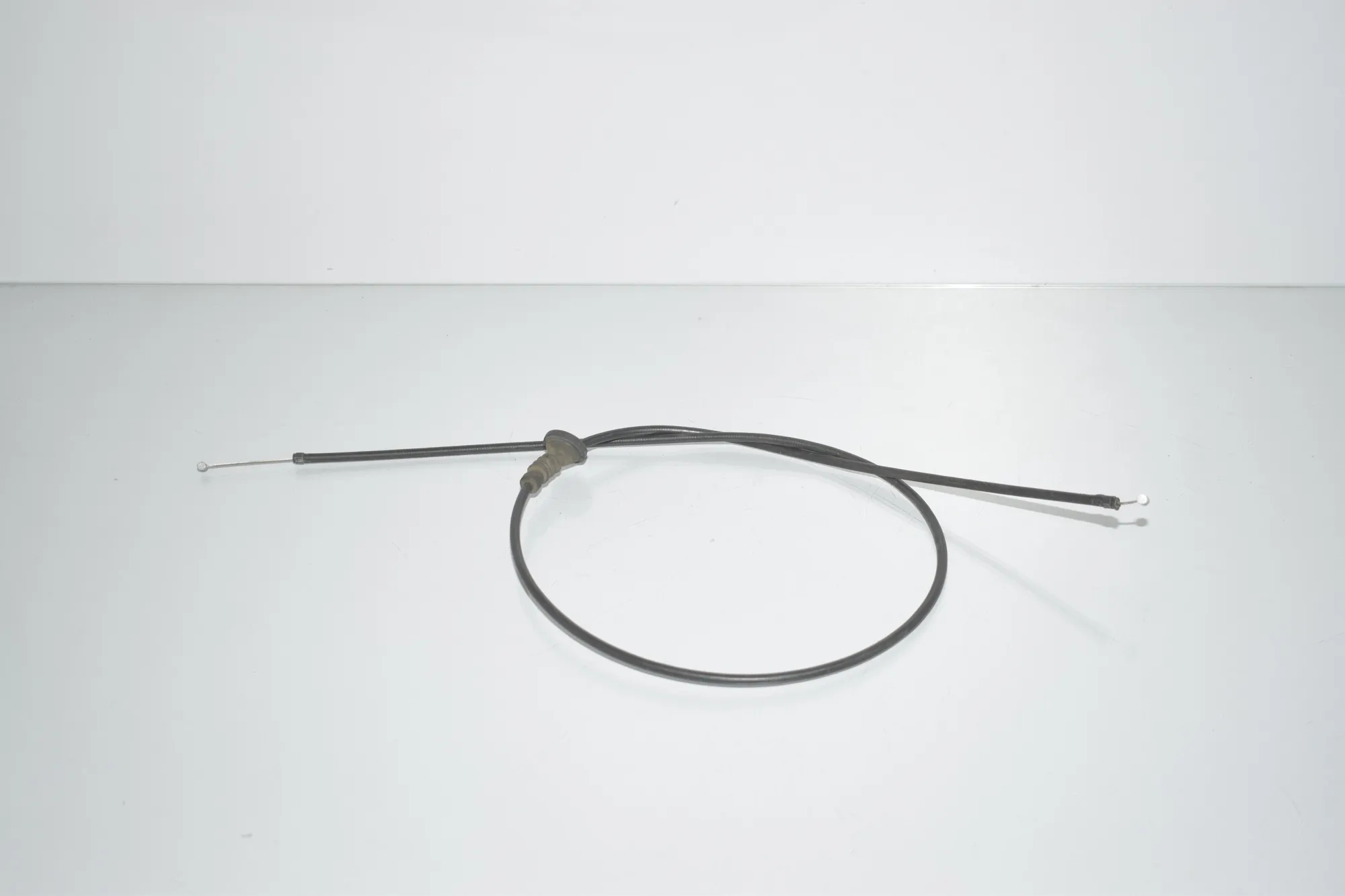 Bonnet Lock Cable – OEM 7255801 · BMW 5 Gran Turismo (F07) 530 d 2010