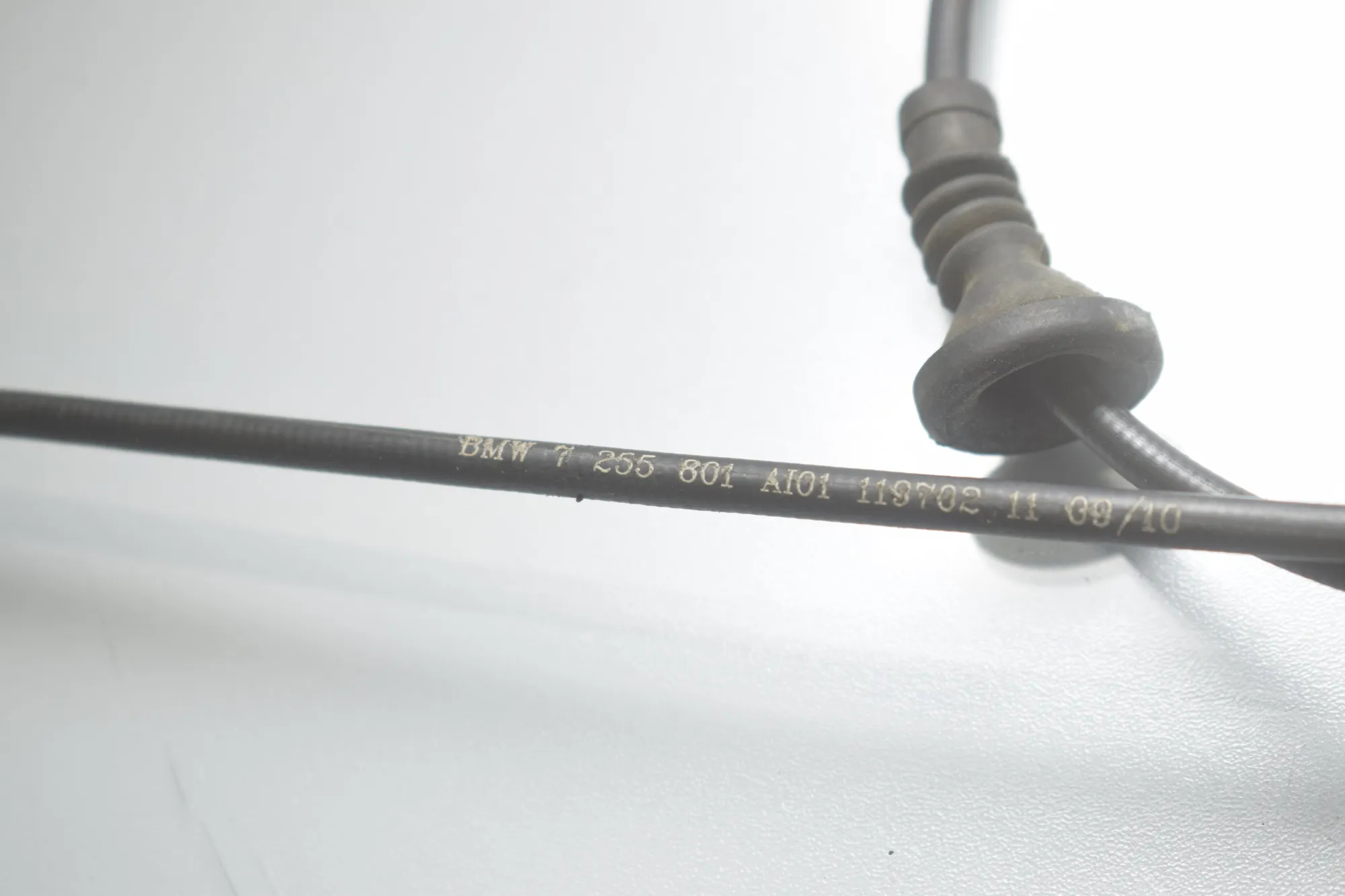 Bonnet Lock Cable – OEM 7255801 · BMW 5 Gran Turismo (F07) 530 d 2010 – 5