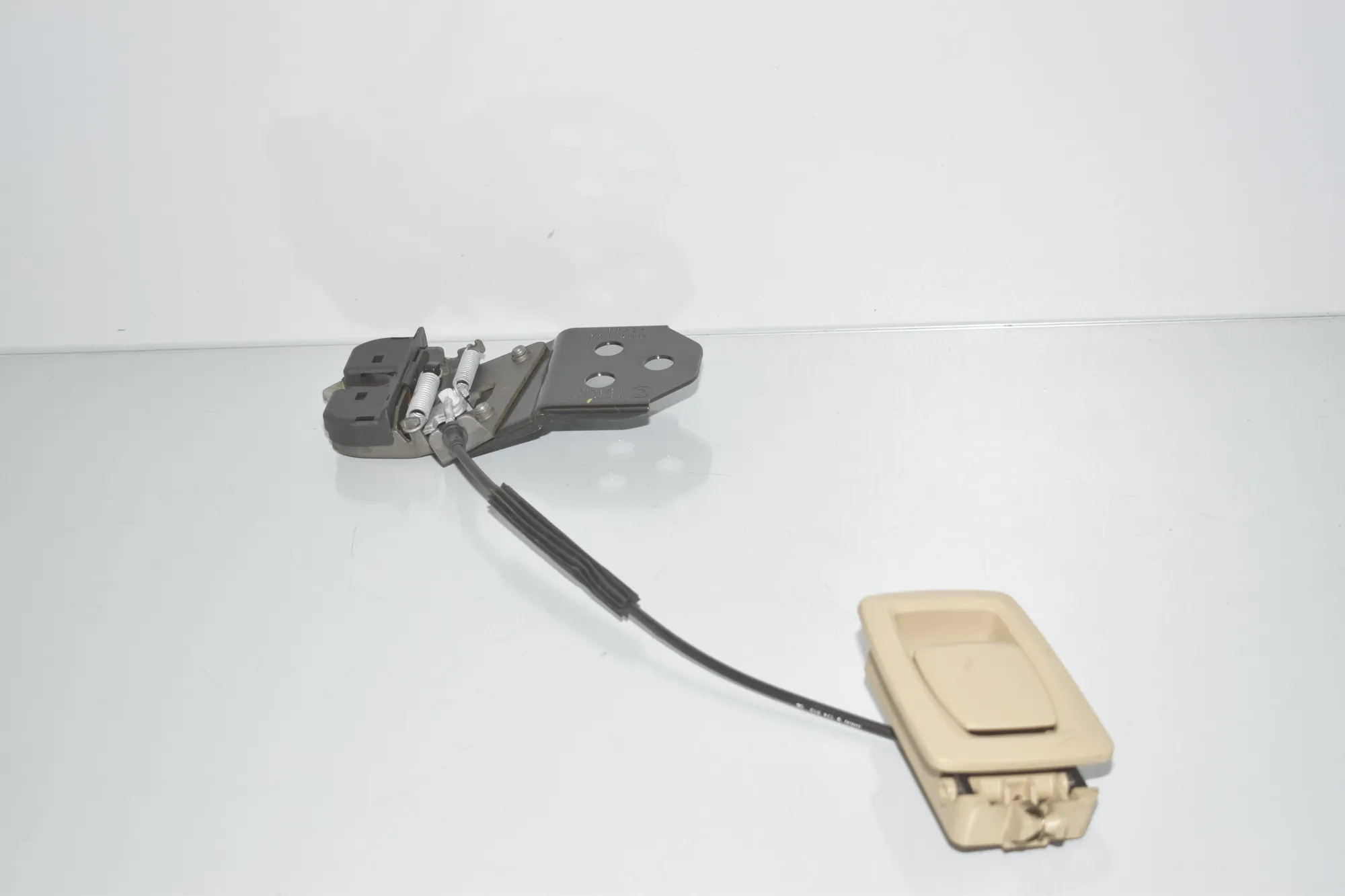 Rear Seat Backrest Lock – OEM 9164446 · BMW 5 Gran Turismo (F07) 530 d 2010 – 2