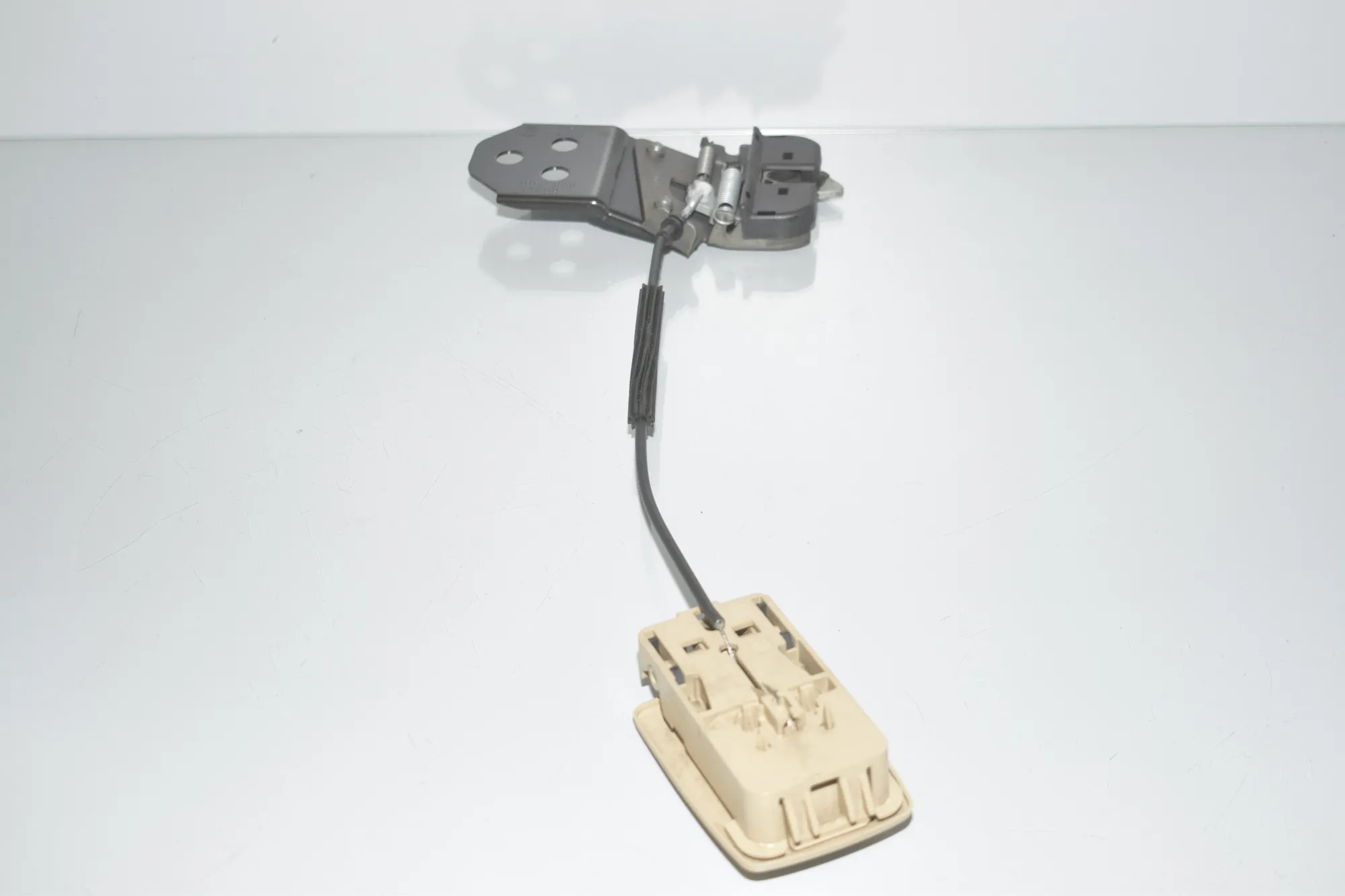 Rear Seat Backrest Lock – OEM 9164445 · BMW 5 Gran Turismo (F07) 530 d 2010 – 2