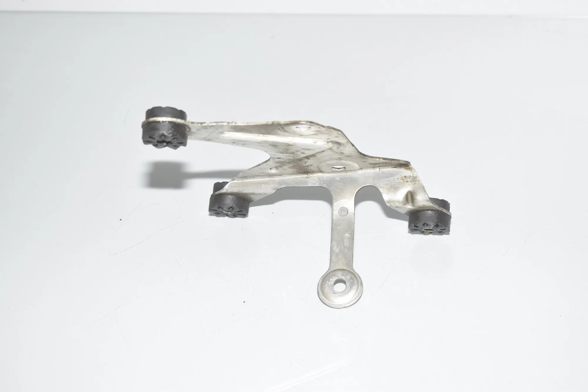 ABS Pump Holder – OEM 6775355 · BMW 5 Gran Turismo (F07) 530 d 2010 – 3