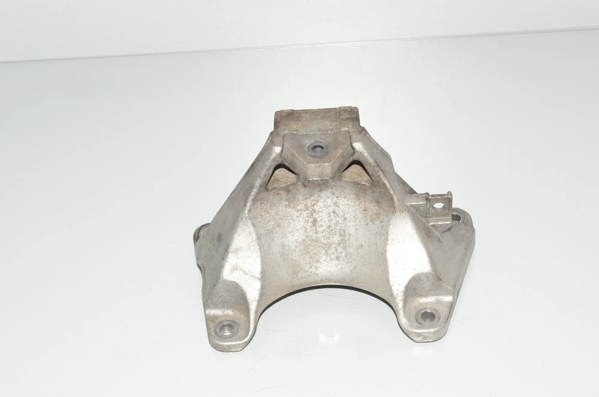 Gearbox Mount Bracket – OEM 6781229 · BMW 5 Gran Turismo (F07) 530 d 2010