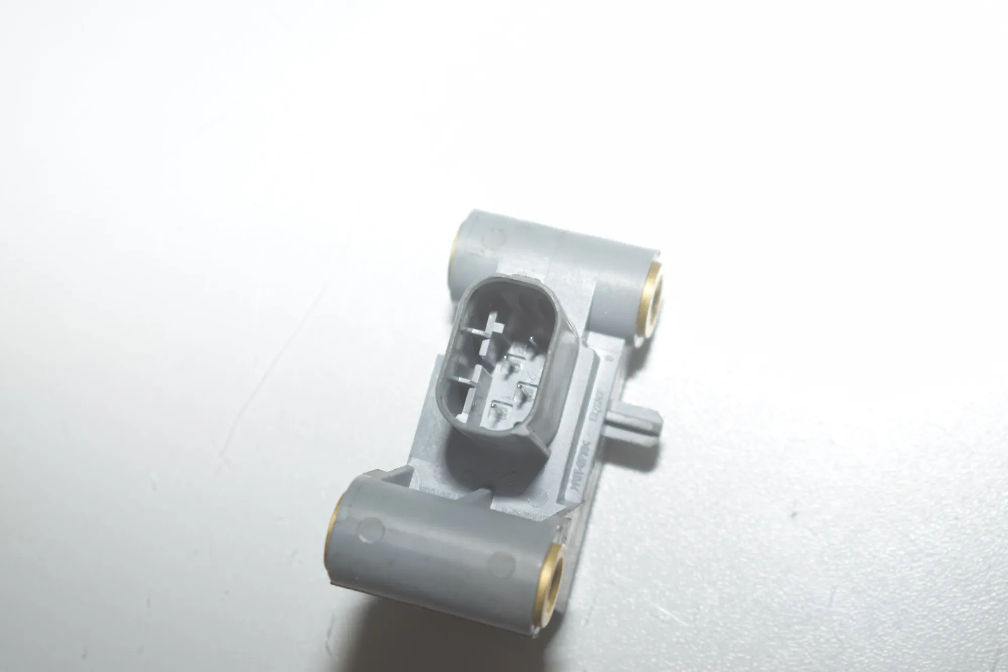 Front Left Impact Sensor – OEM 9159314 · BMW 5 Gran Turismo (F07) 530 d 2010 – 4