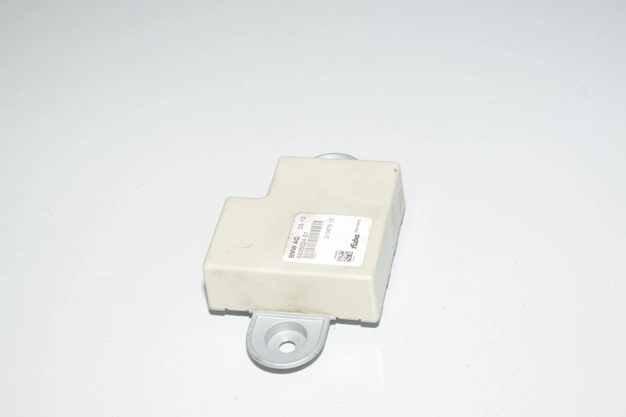 Antenna Amplifier – OEM 6935024 · BMW 5 Gran Turismo (F07) 530 d 2010 – 3