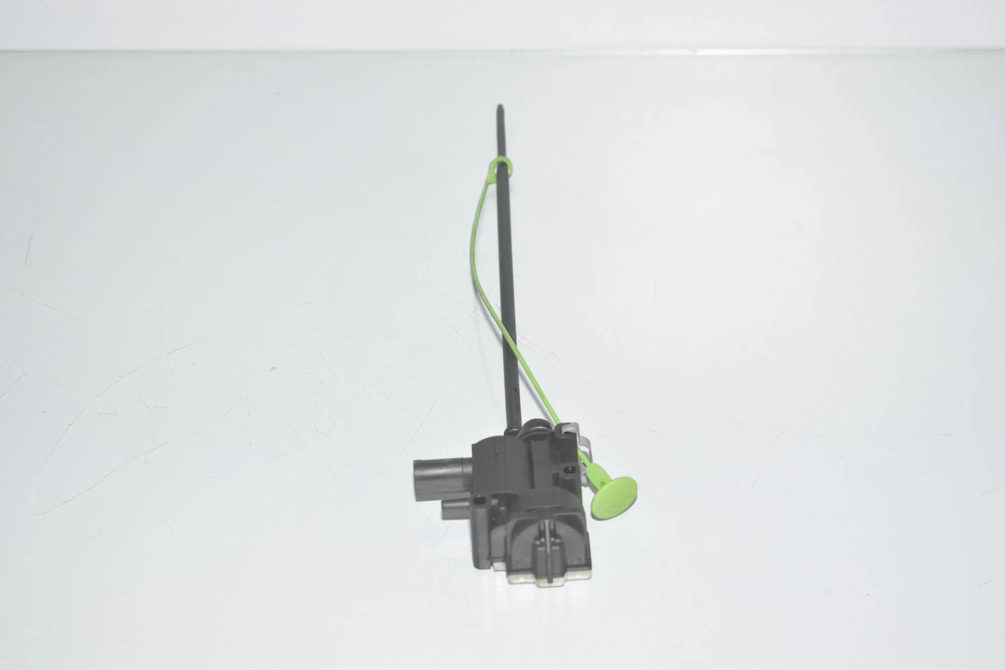 Fuel Tank Cover Lock – OEM 7139398 · BMW 5 Gran Turismo (F07) 530 d 2010 – 2