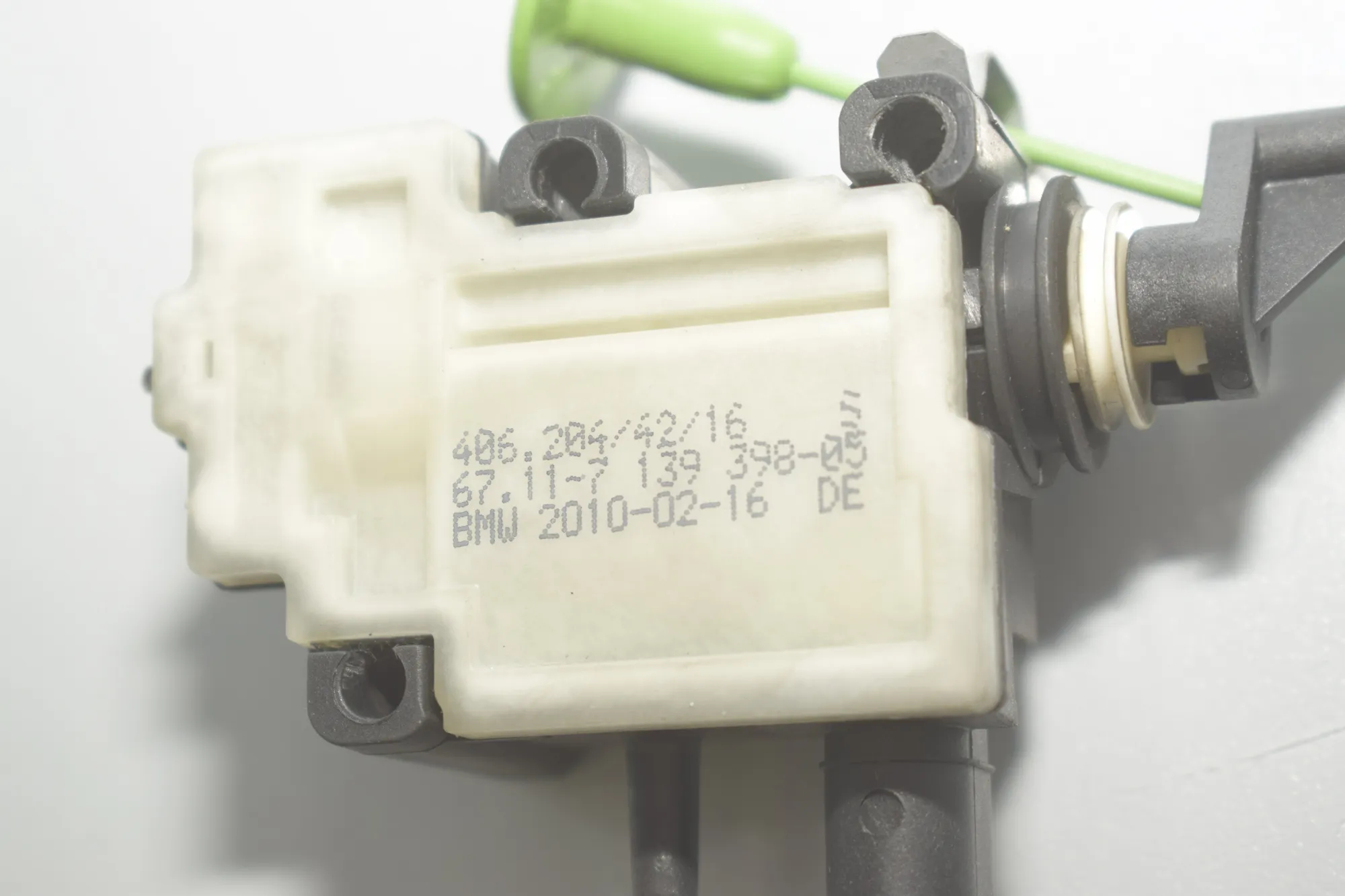 Fuel Tank Cover Lock – OEM 7139398 · BMW 5 Gran Turismo (F07) 530 d 2010 – 6