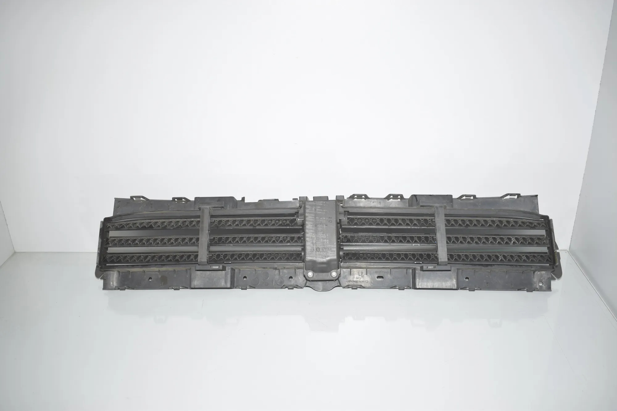 Front Upper Grill – OEM T319978 · BMW 2 Active Tourer (U06) BMW 2 Active Tourer (U06) 218d 2023 – 3