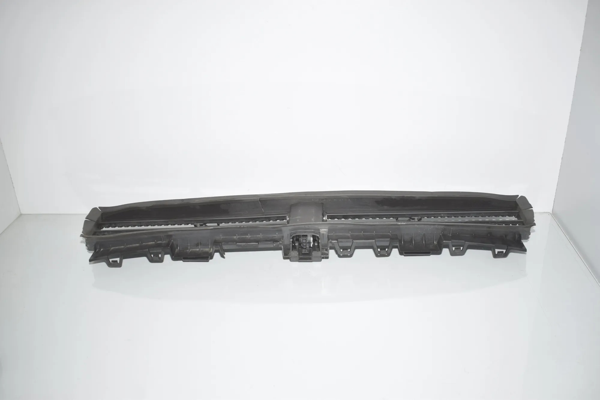 Front Upper Grill – OEM T319978 · BMW 2 Active Tourer (U06) BMW 2 Active Tourer (U06) 218d 2023 – 2